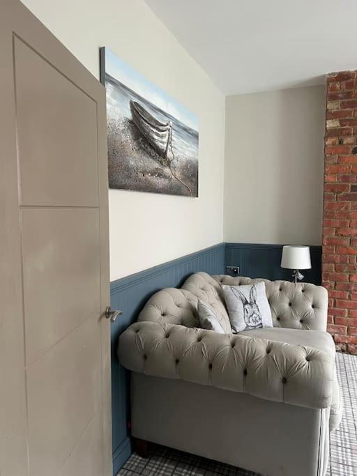 The Boathouse - Hottub - Sleeps 6, photo 16