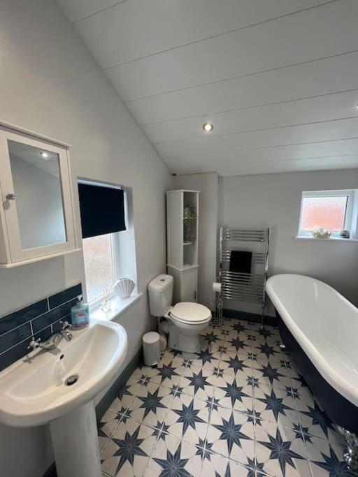The Boathouse - Hottub - Sleeps 6, photo 27