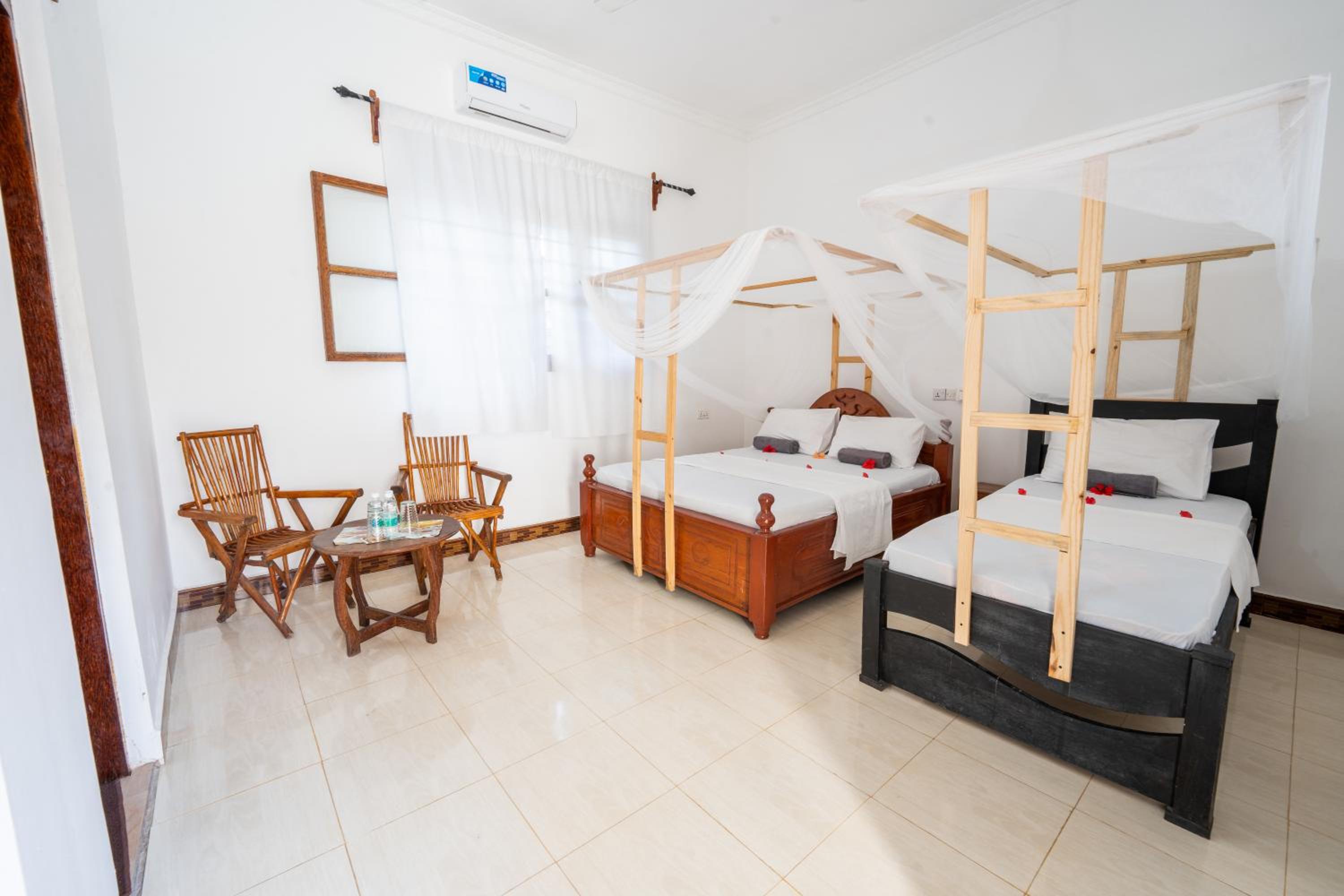 Savi House Nungwi view 3