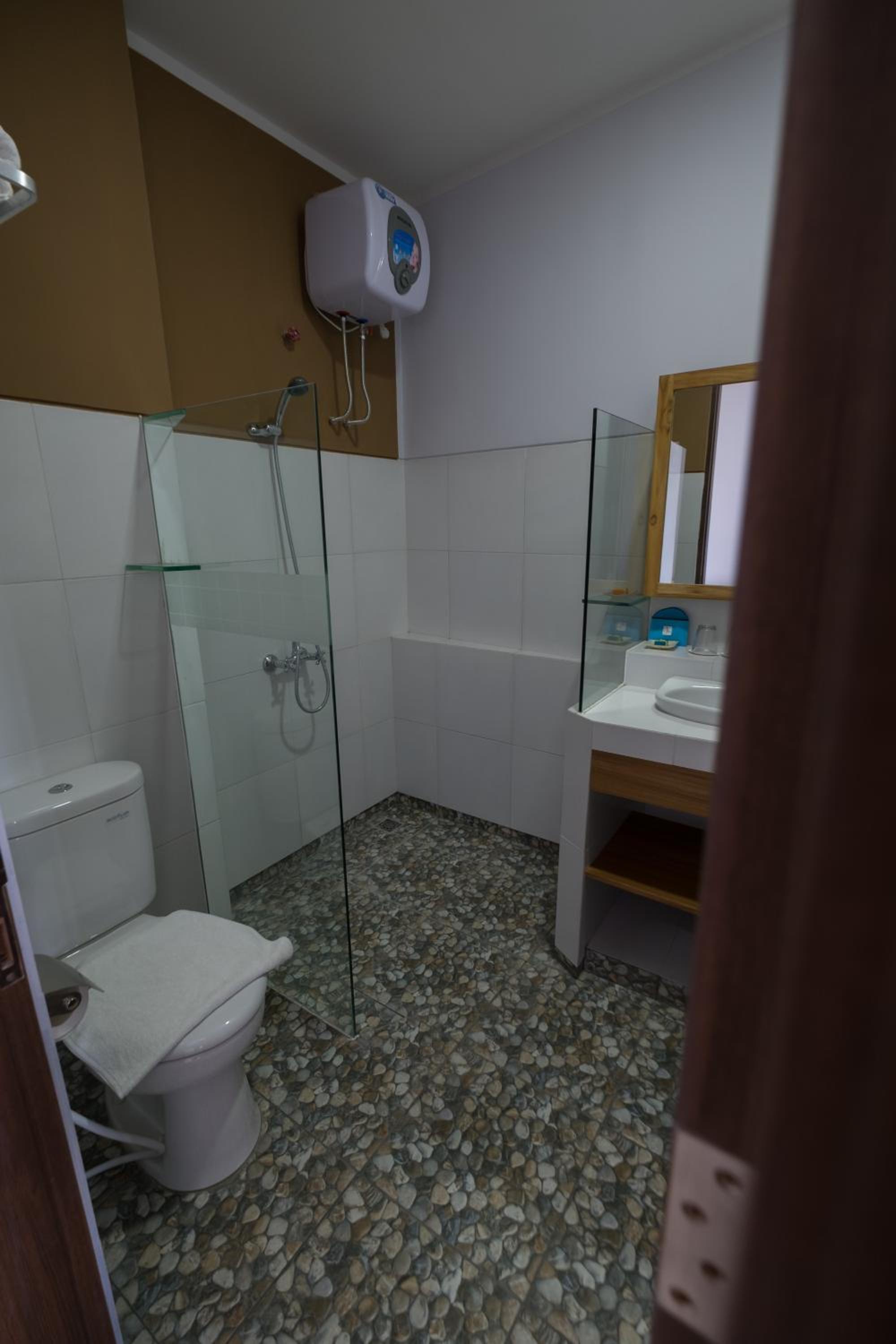 Photo 8
