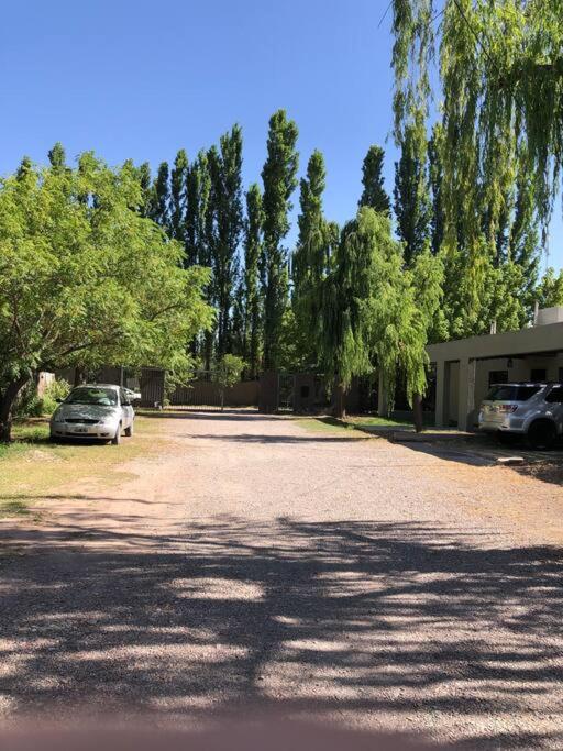 Casa en callejón privado en Chacras de Coria con bicicleta