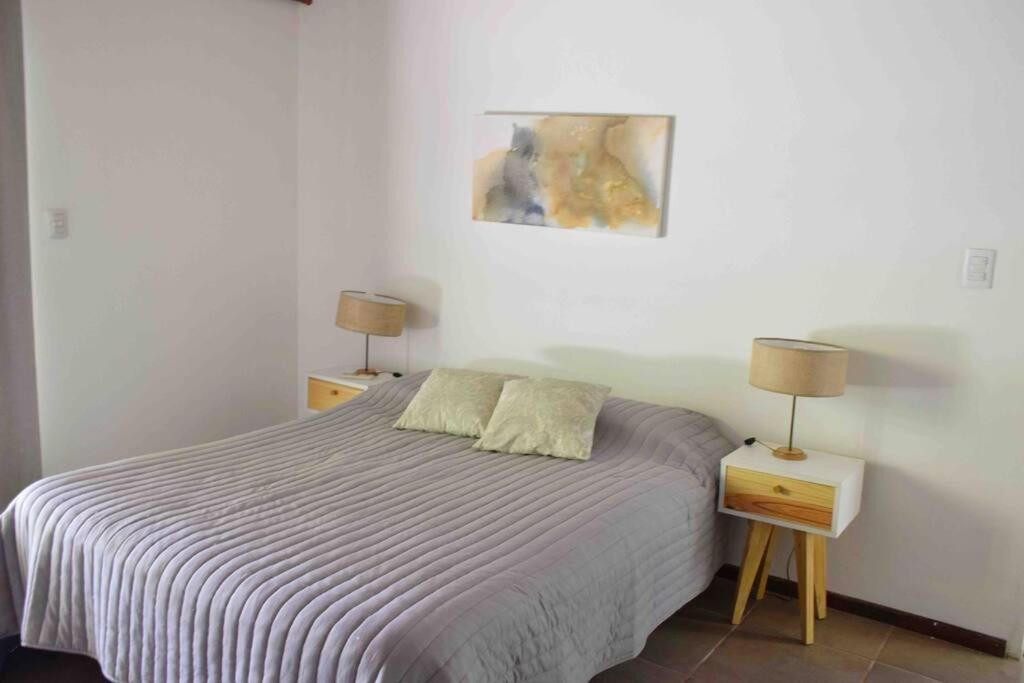 Casa en callejón privado en Chacras de Coria con bicicleta