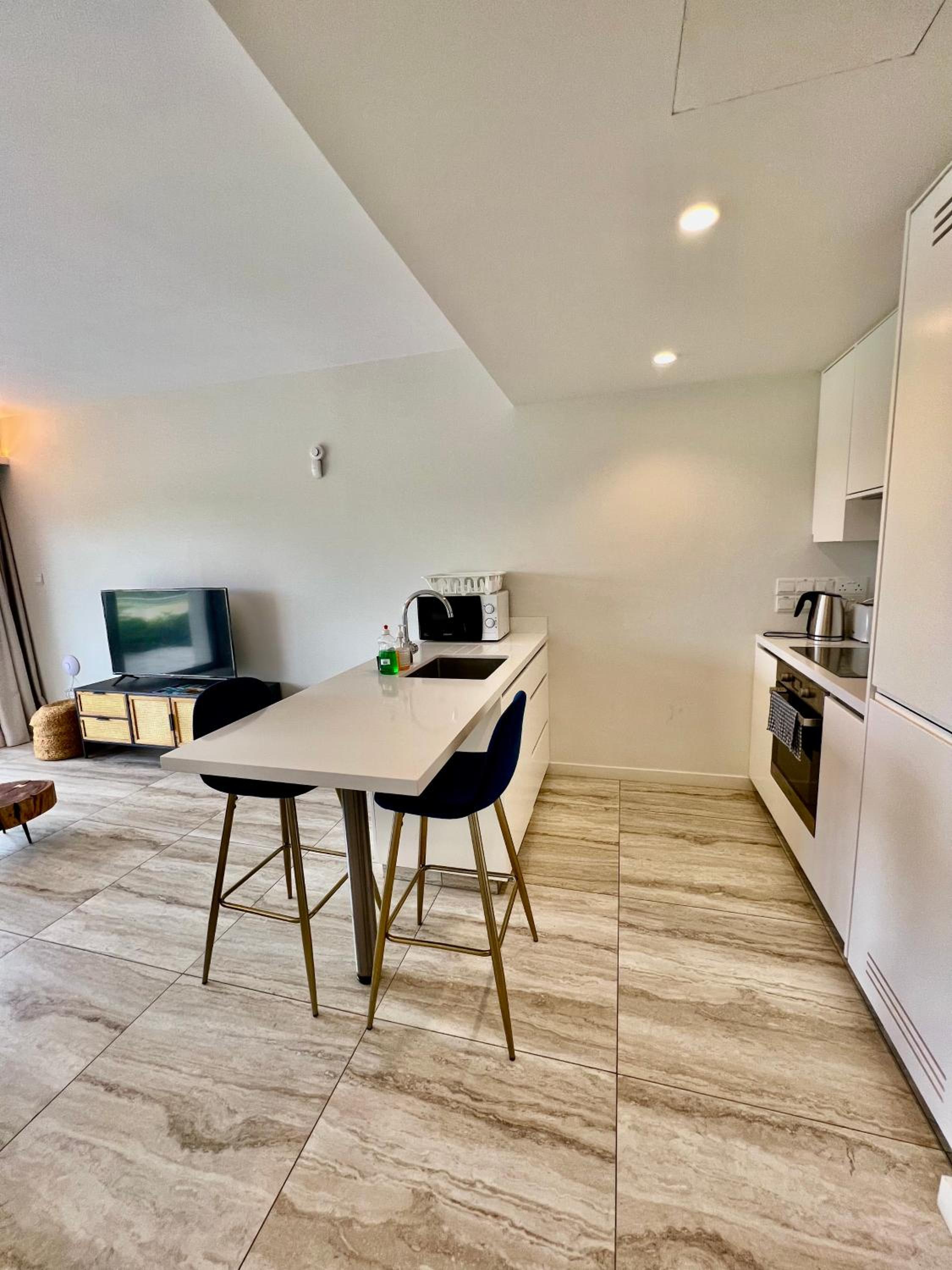 Emerald Suites