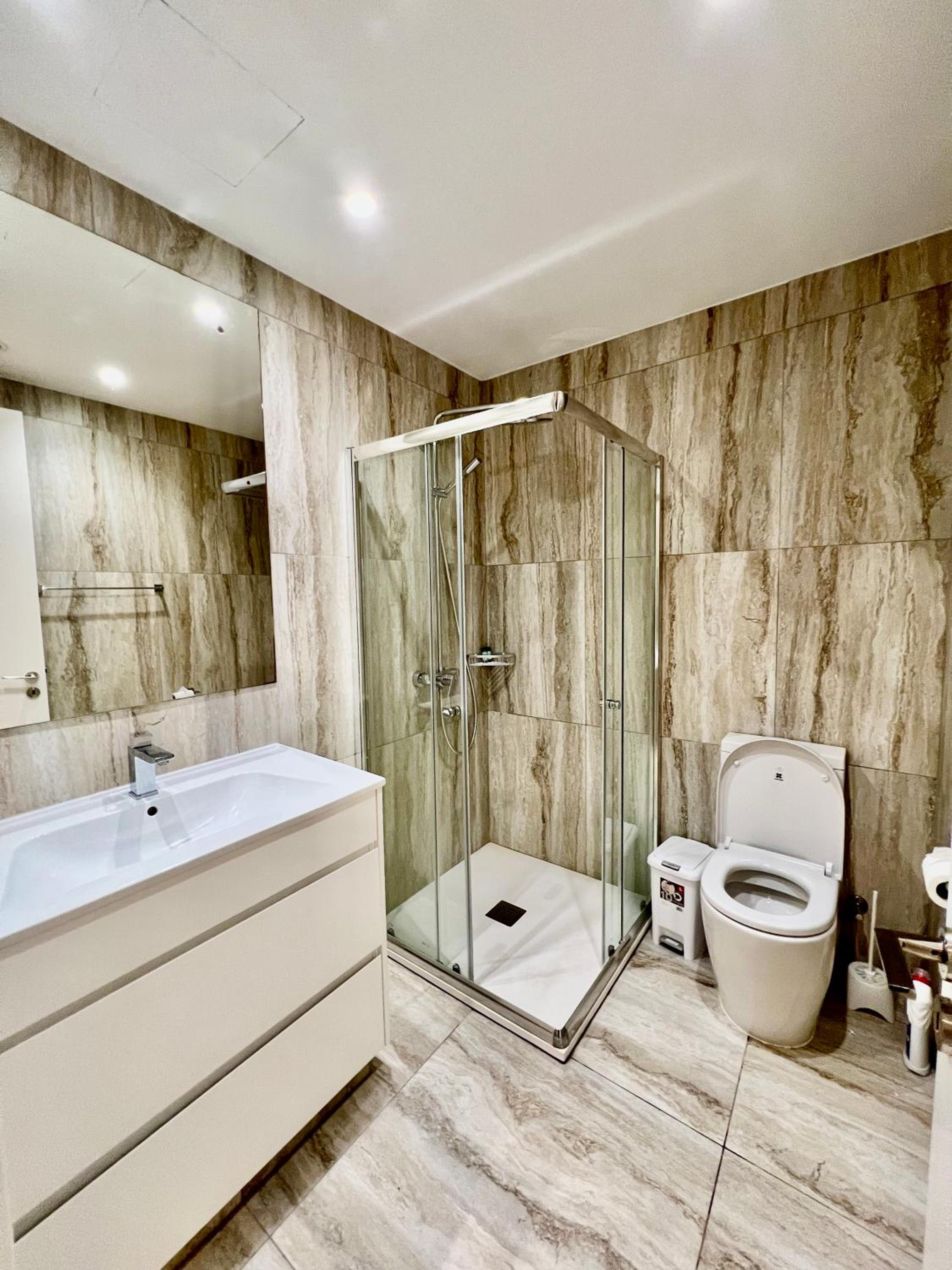 Emerald Suites