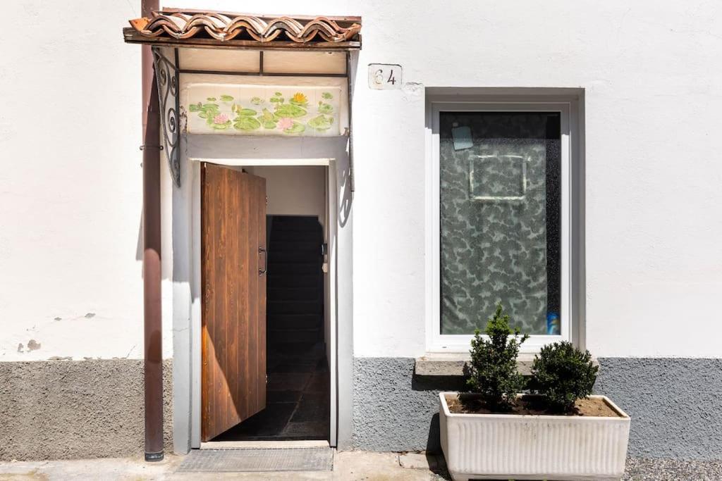 Garibaldi's Apartment