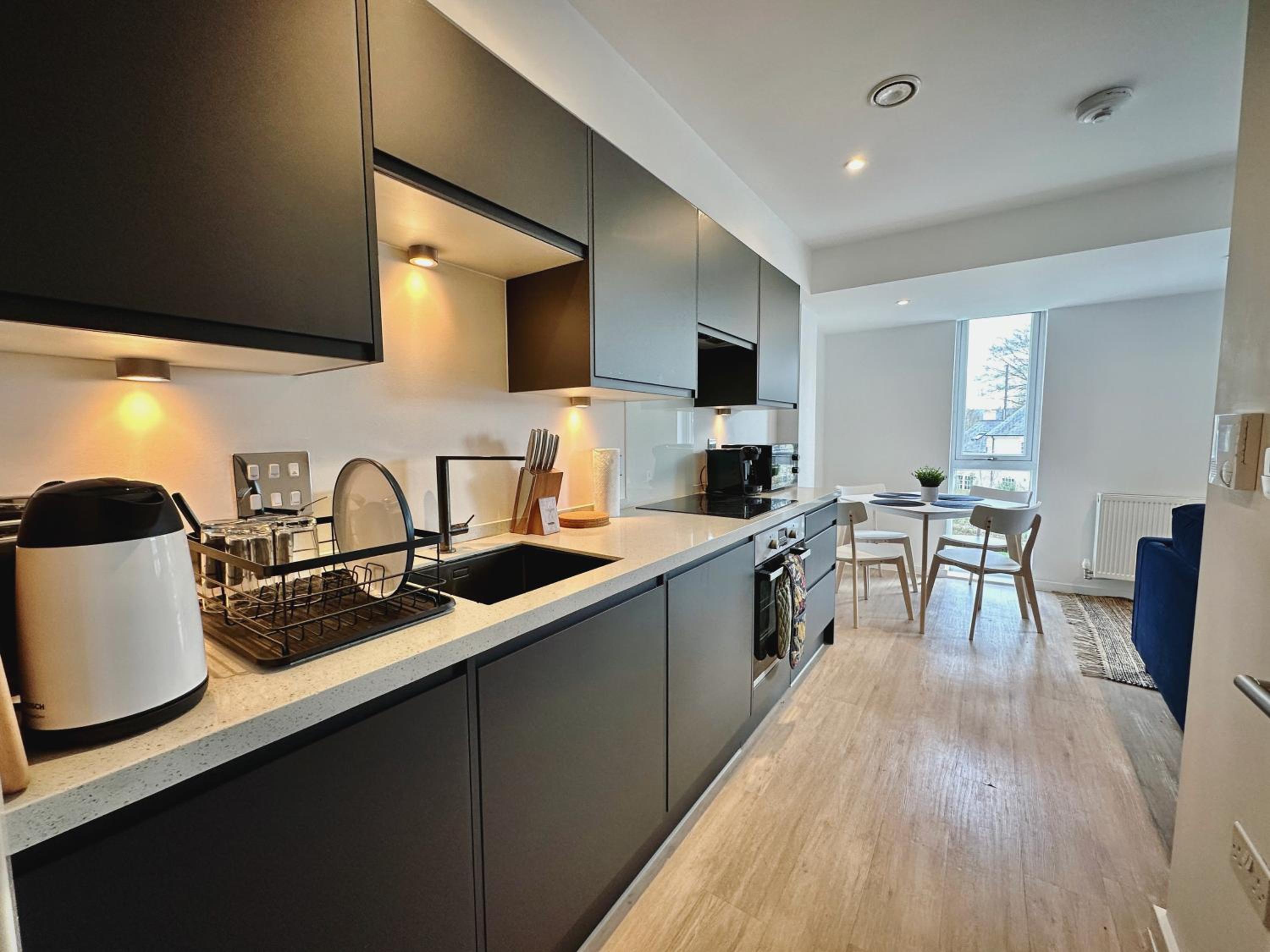 Coates House by Guestz