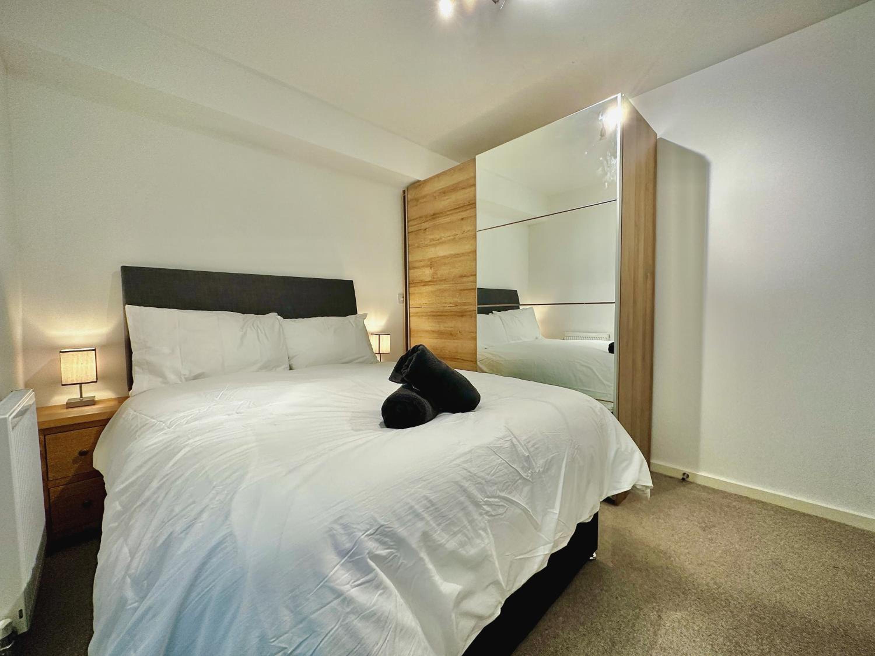 Coates House by Guestz