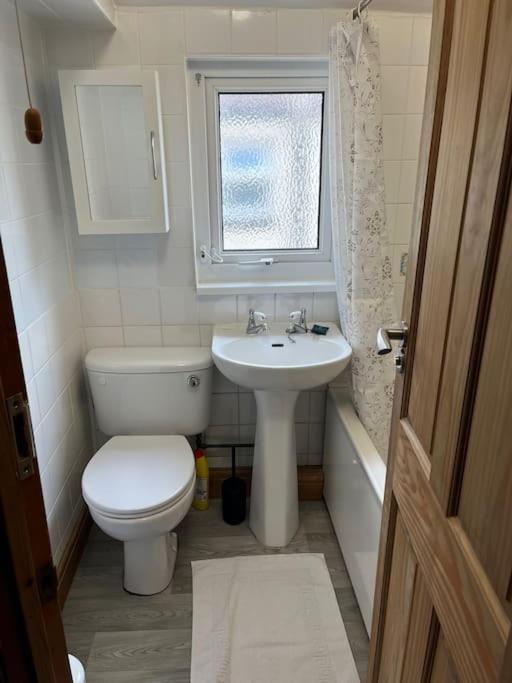 Tŷ Summerfield by Dream Short Stays view 4