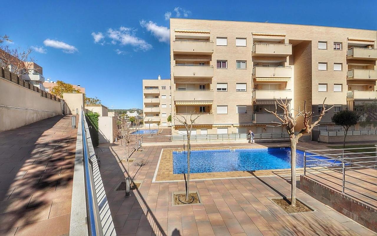 ENJOY your HOLIDAYS with us !!, TERRACE 25m2 - Apartment 65m2 3 Bedrooms, Capacity 4-6pers, WIFI, IDEAL to DIGITAL NOMAD Beach 5min walking, 4 Pools, Parki photo 5