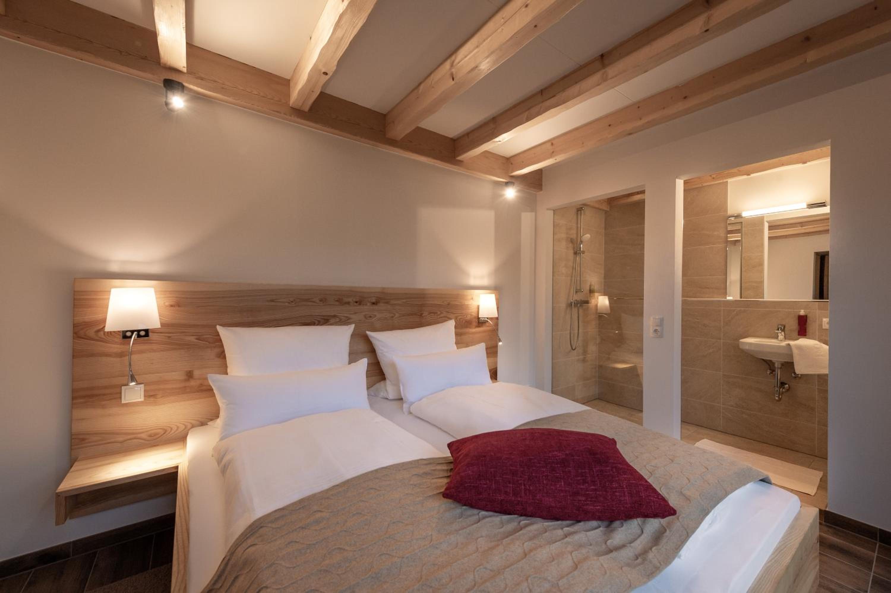 Forstgut - Premium Waldchalets und Lodge Suiten