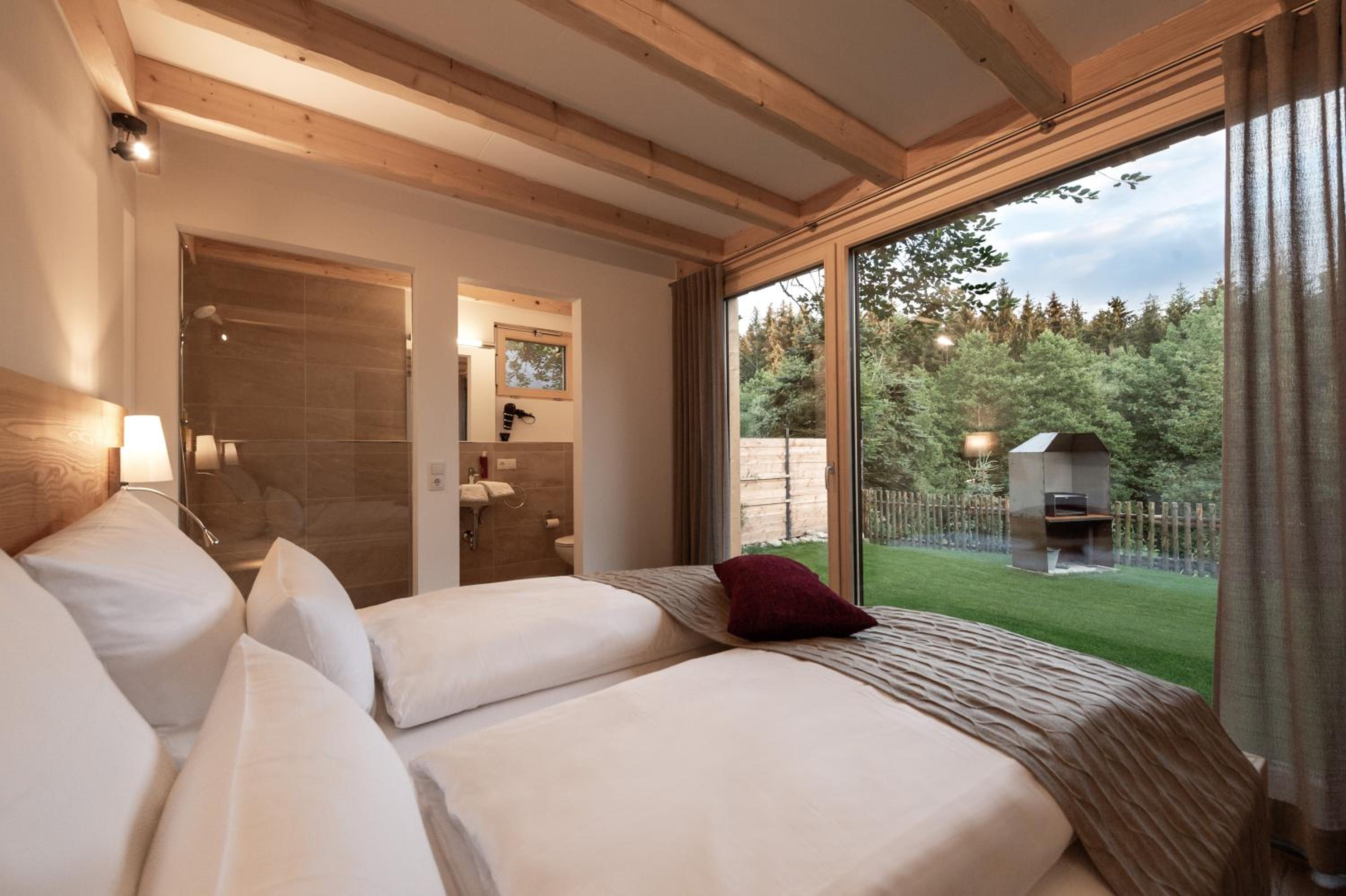 Forstgut - Premium Waldchalets und Lodge Suiten