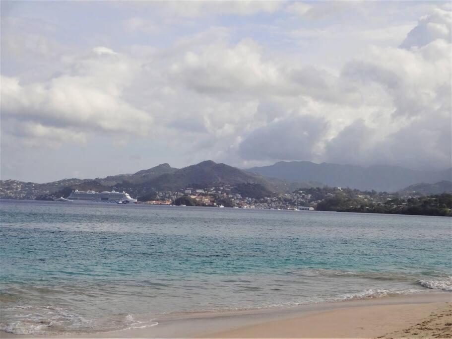 St. George's Holiday Studio Vacation of a lifetime view 4