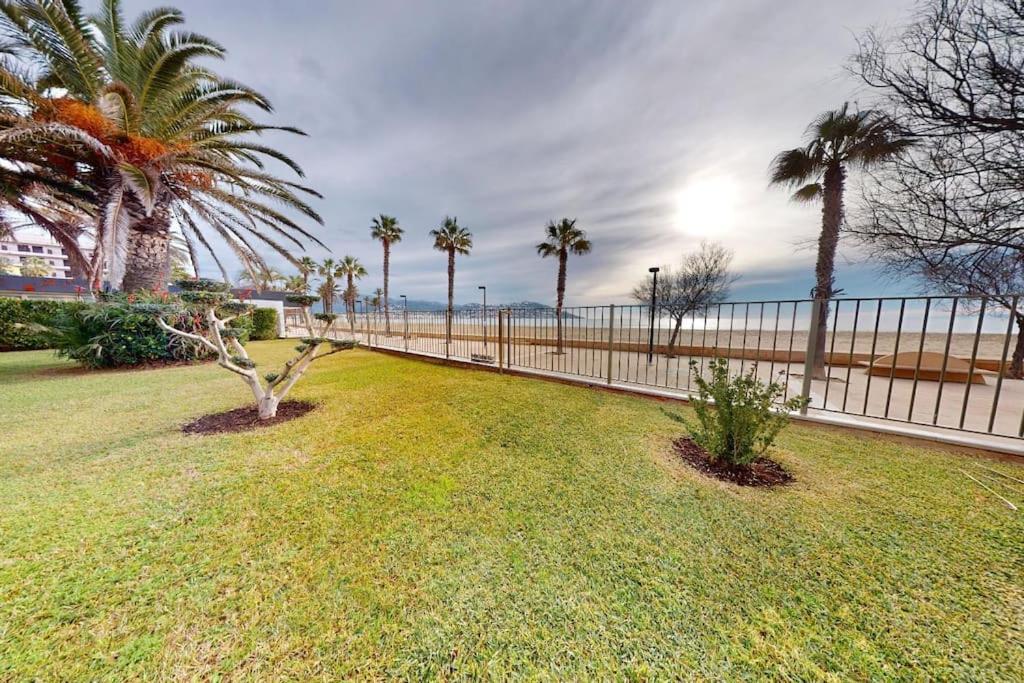 Appartement 60 M2, piscine première ligne de mer