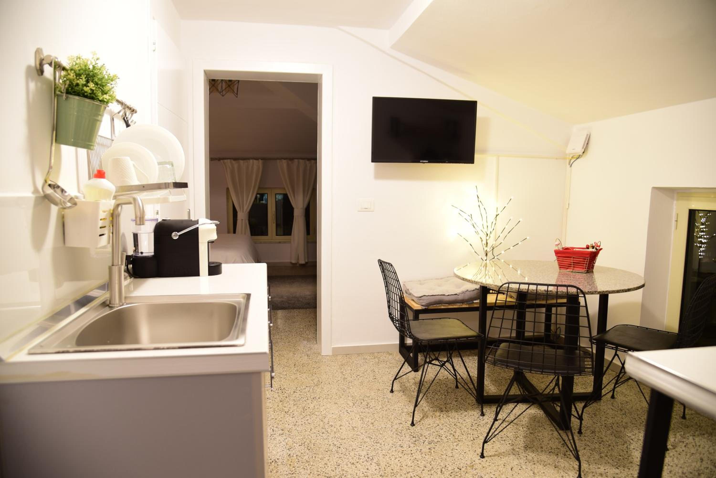 Jonexh Apartments