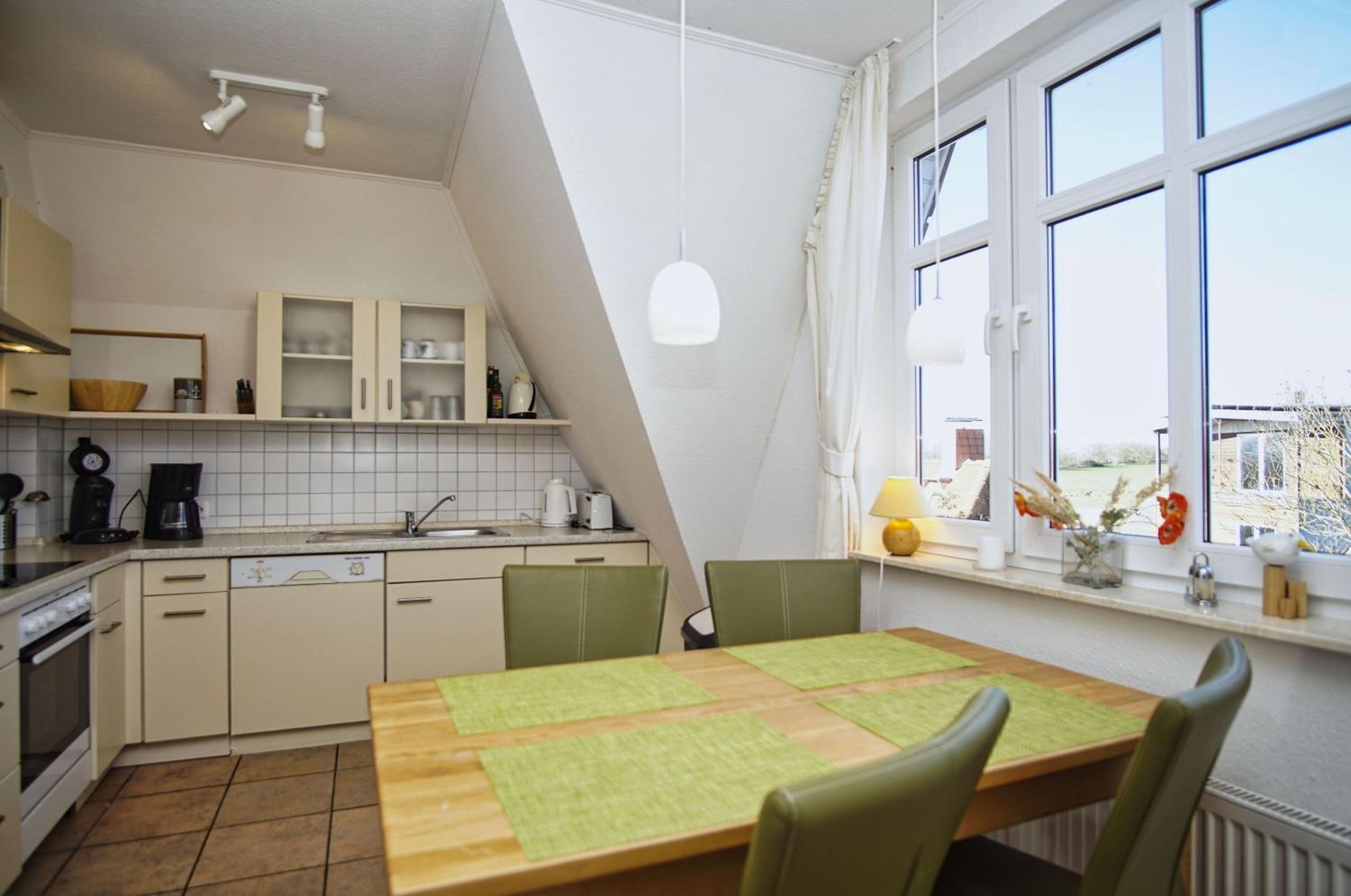 hafennahe Maisonette-Wohnung mit Meerblick, Balkon - Hafenhäuser Breege FeWo 03