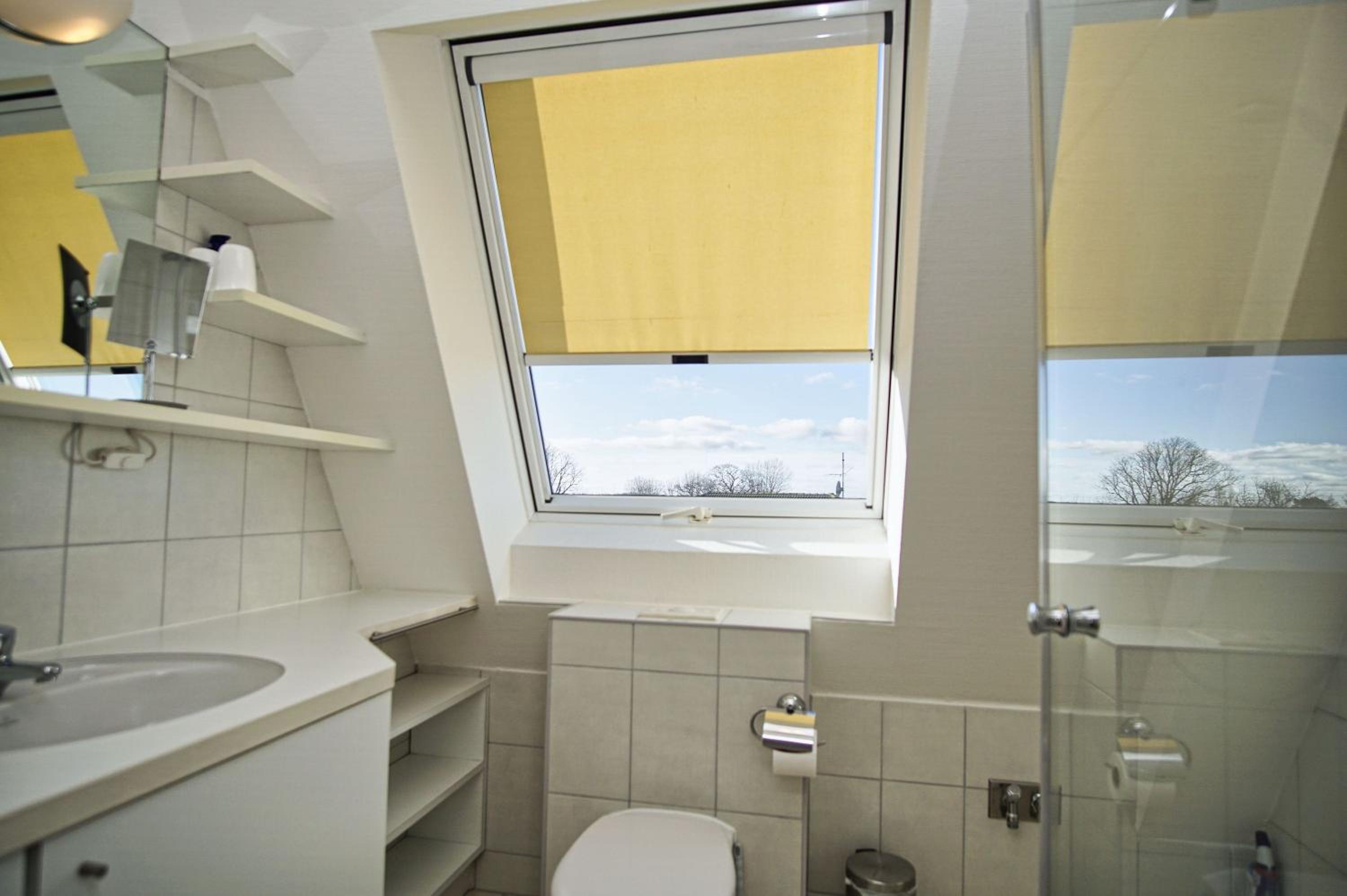 hafennahe Maisonette-Wohnung mit Meerblick, Balkon - Hafenhäuser Breege FeWo 03