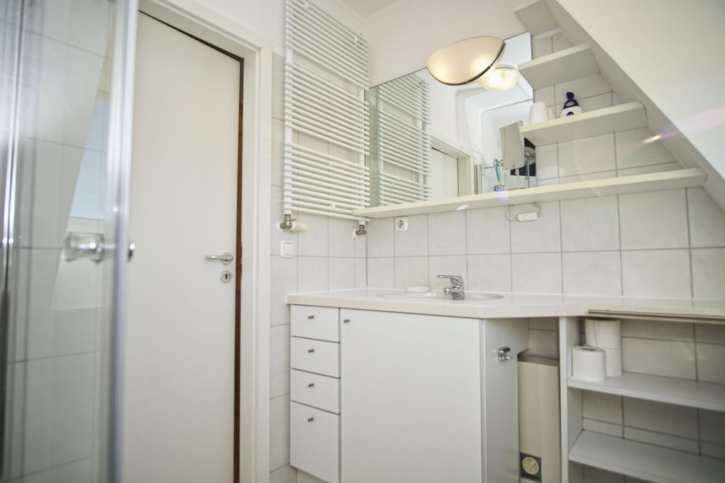hafennahe Maisonette-Wohnung mit Meerblick, Balkon - Hafenhäuser Breege FeWo 03