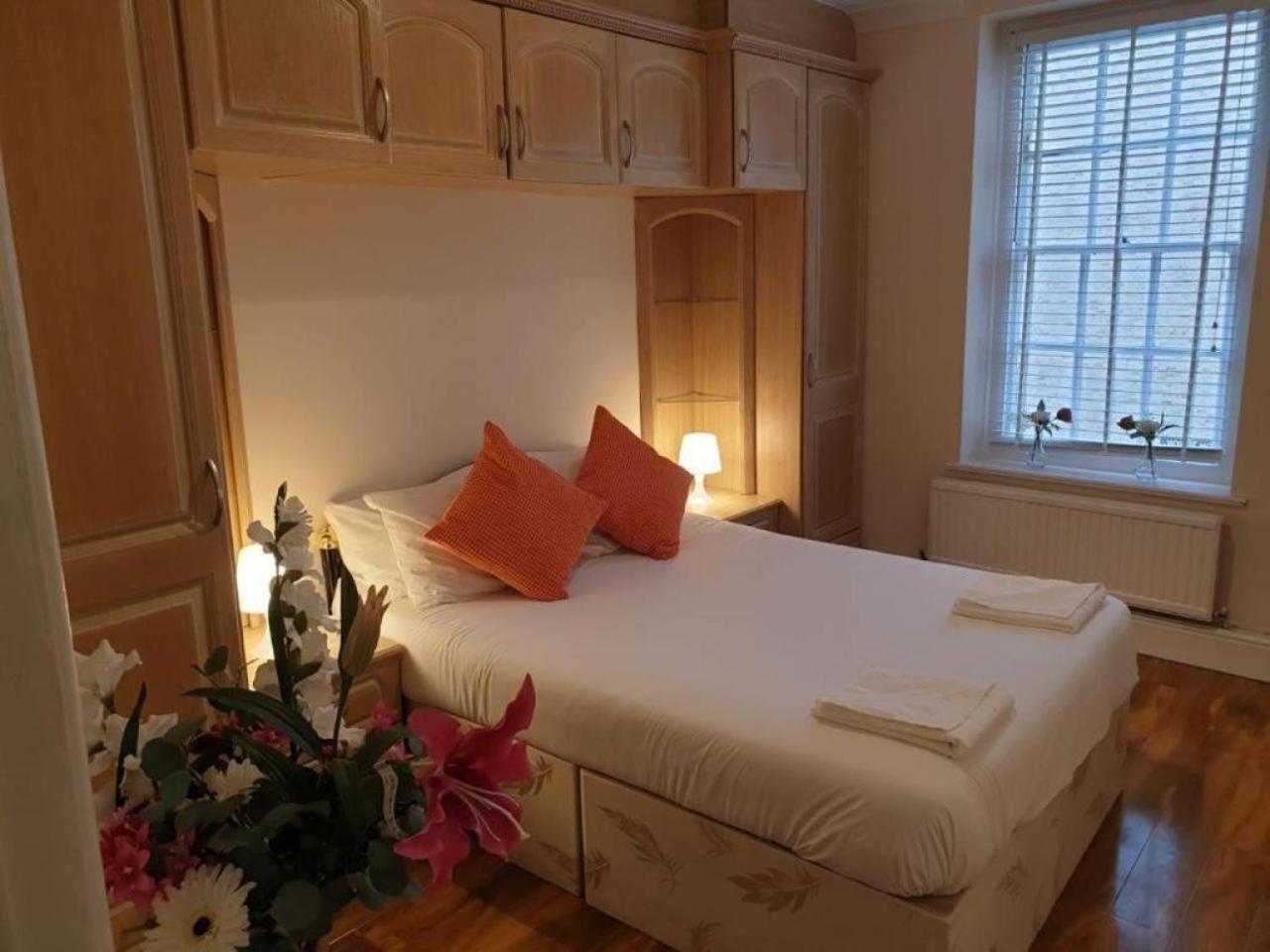 Beautiful 2 Bedroom Flat in Frampton Street