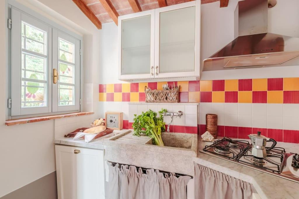 Villa Veranda, a Romantic Farmhouse with Pool