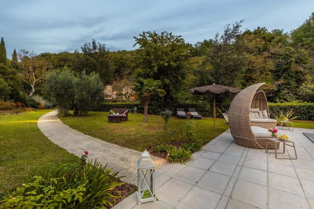 Villa Veranda, a Romantic Farmhouse with Pool