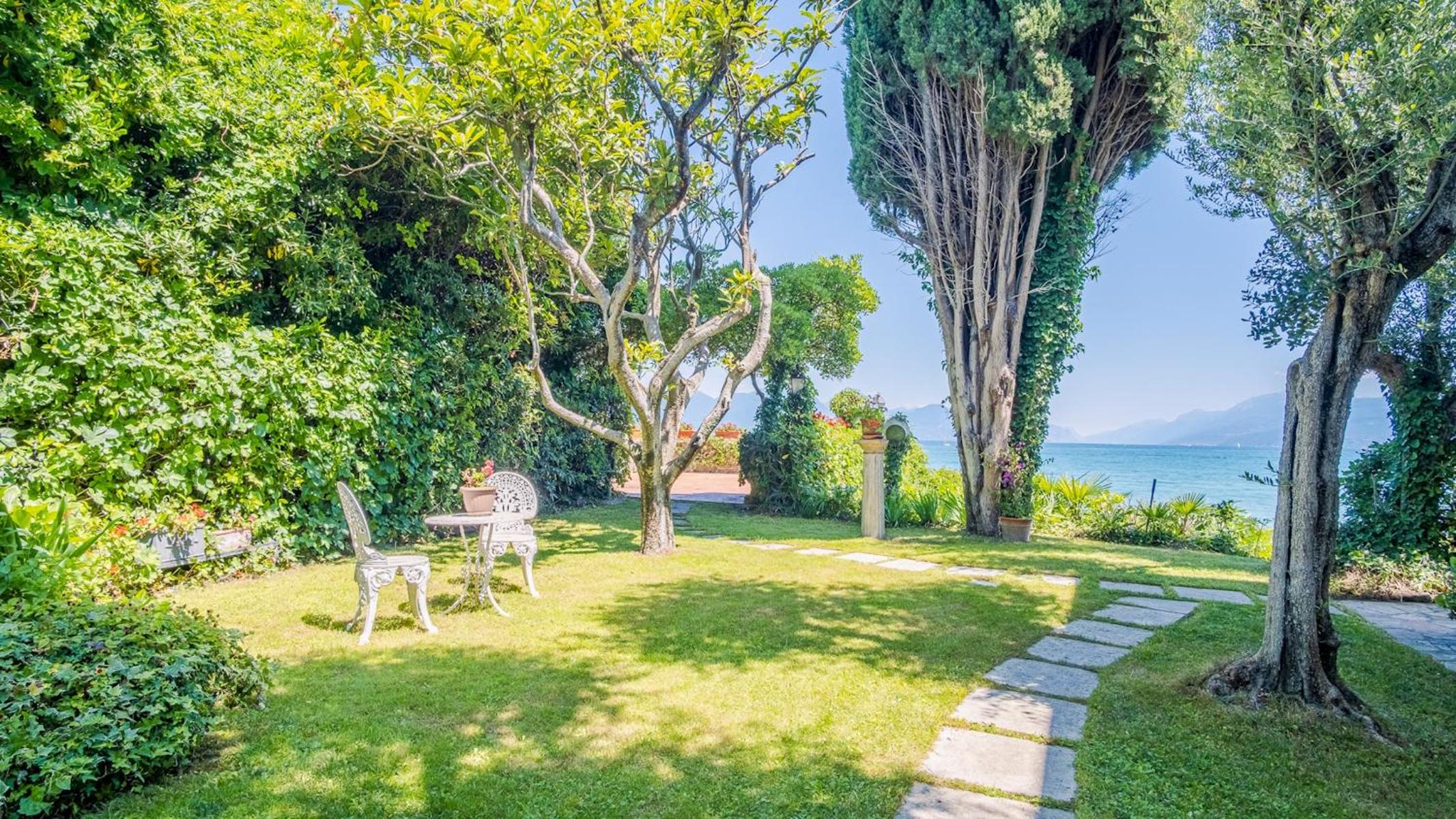 Villa Patrizia Lake View - Italian Homing view 3