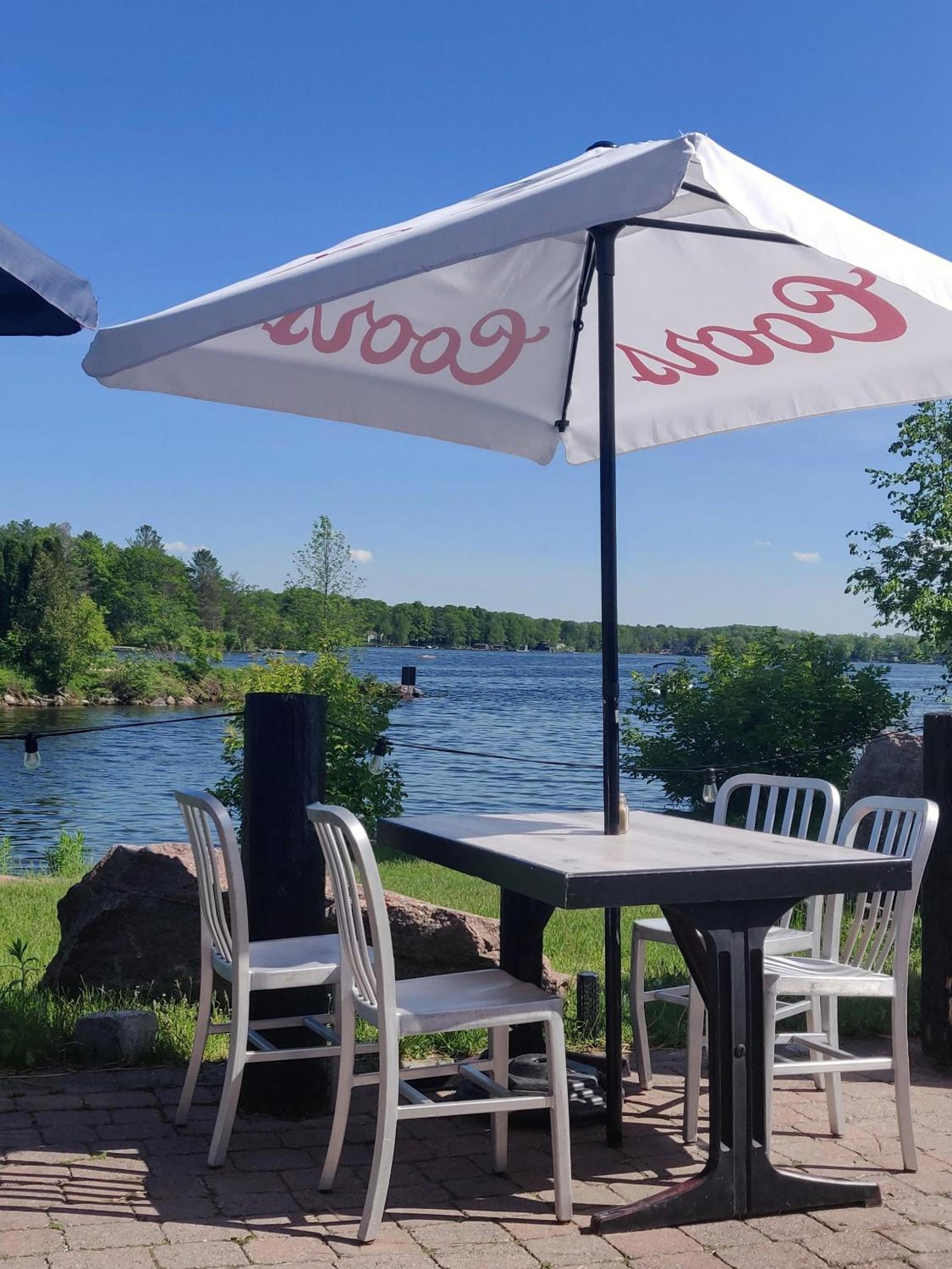 Cozy Escape, Kawarthas Cottage With Sauna