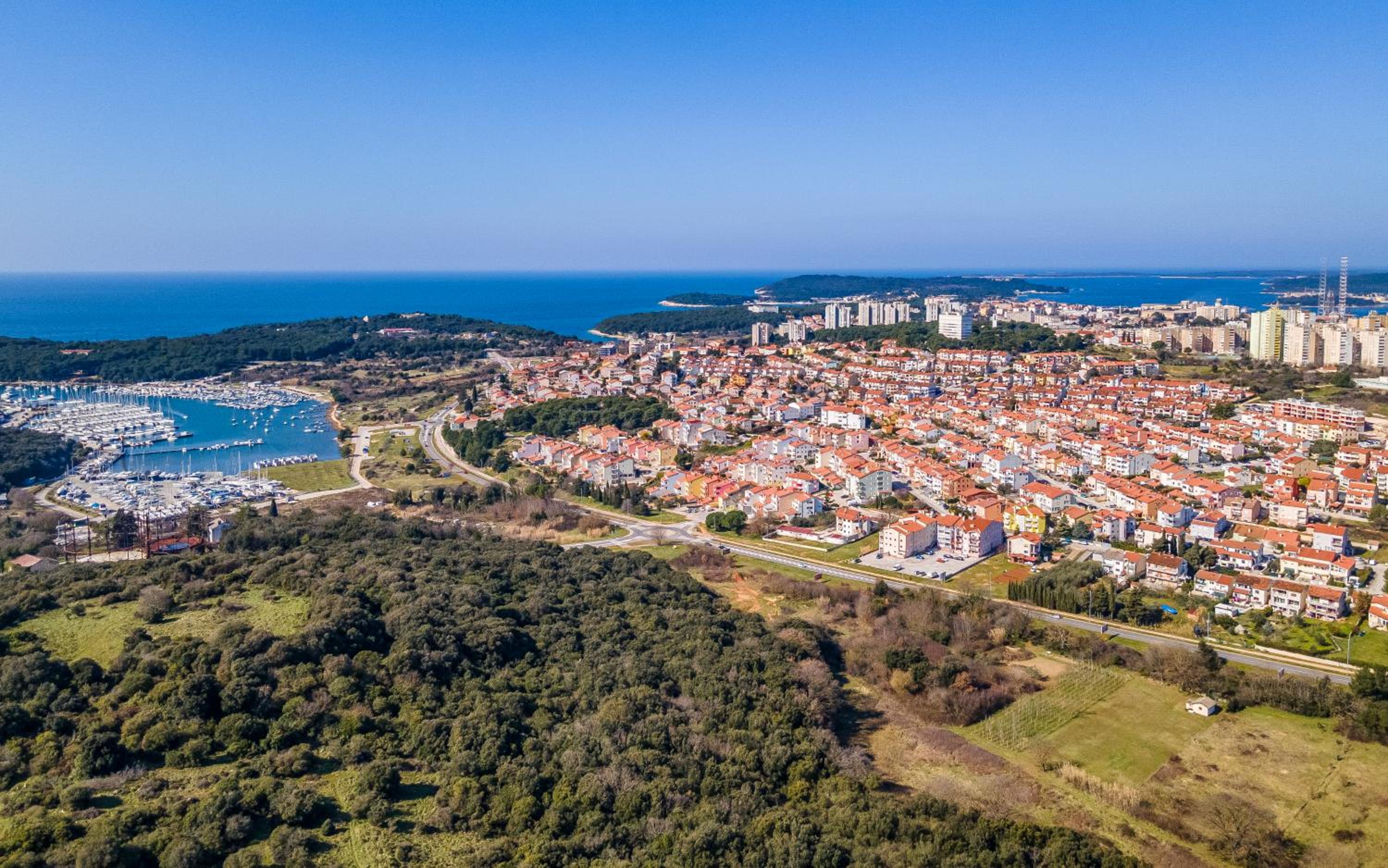 Modern 70m2 Apartment Green Pula 2 Bedrooms Sea View & Private Parking view 4