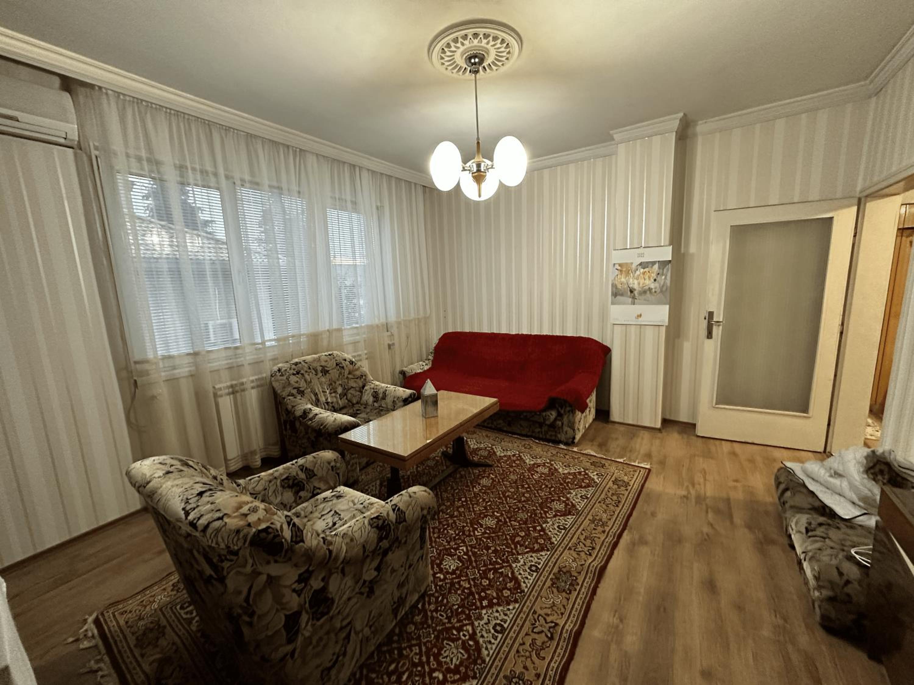 Villa Utopia, Property by LMG