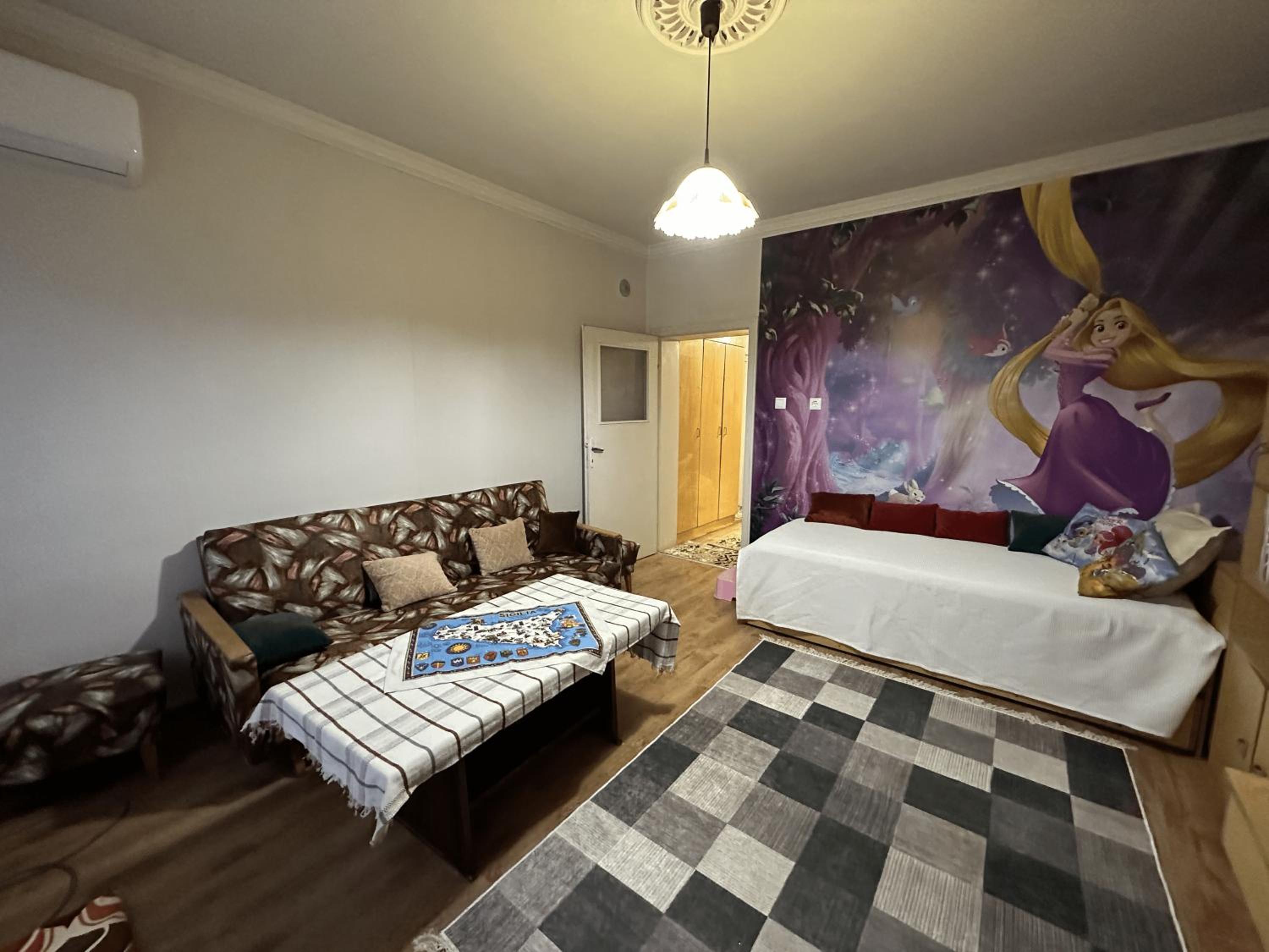 Villa Utopia, Property by LMG