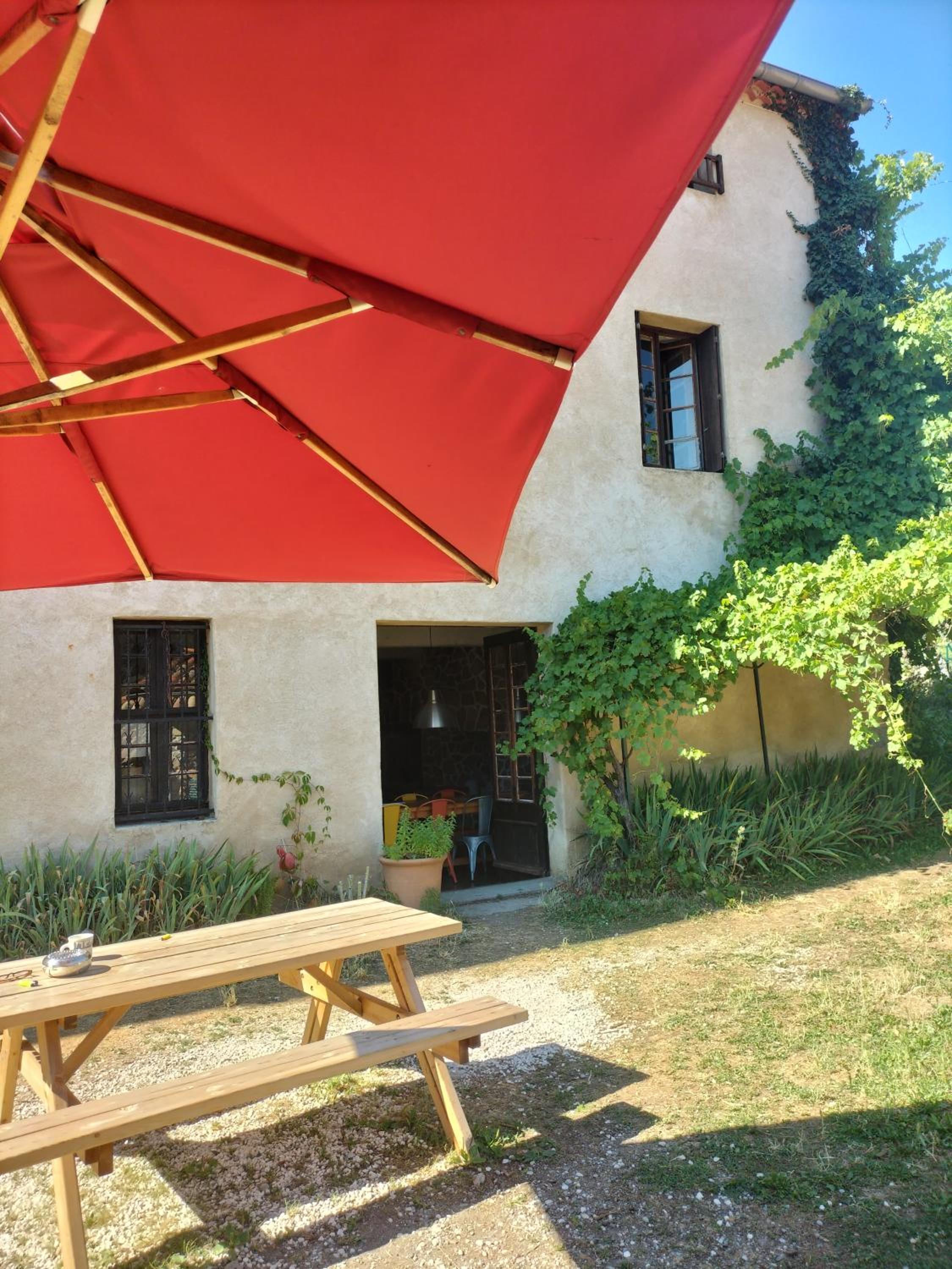 la maison sous le château view 2