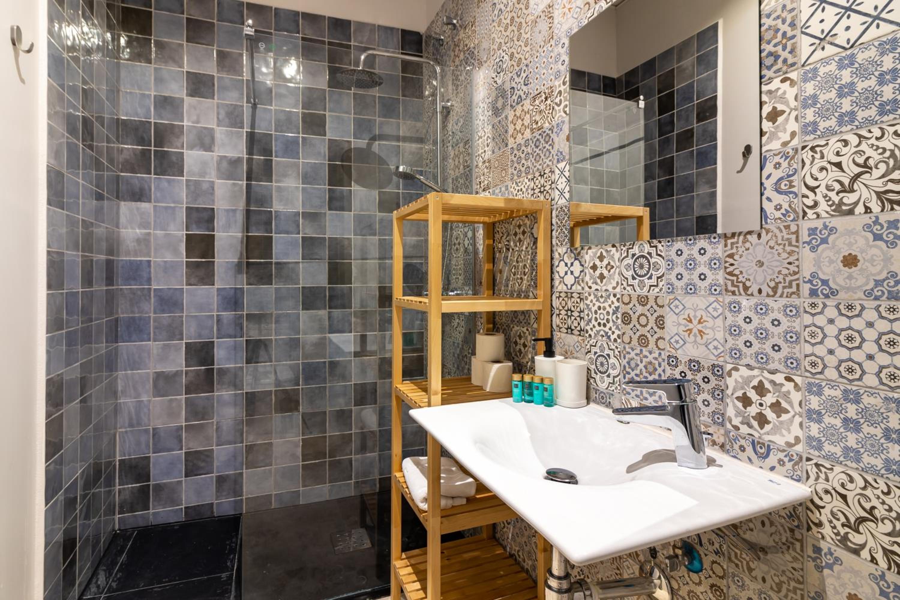 Sáenz Suites Gallery by Bossh! Apartments