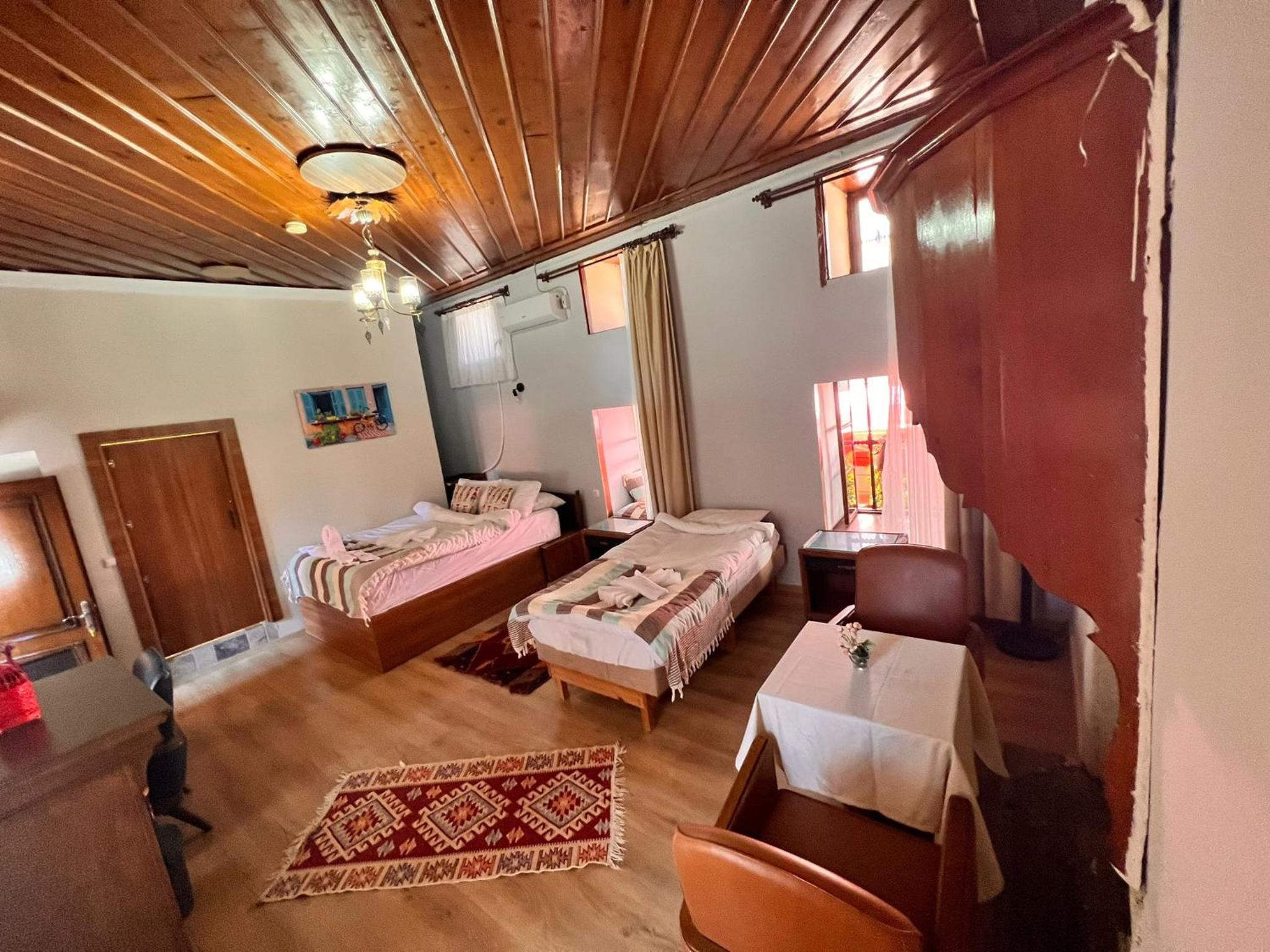 Sarı Konak