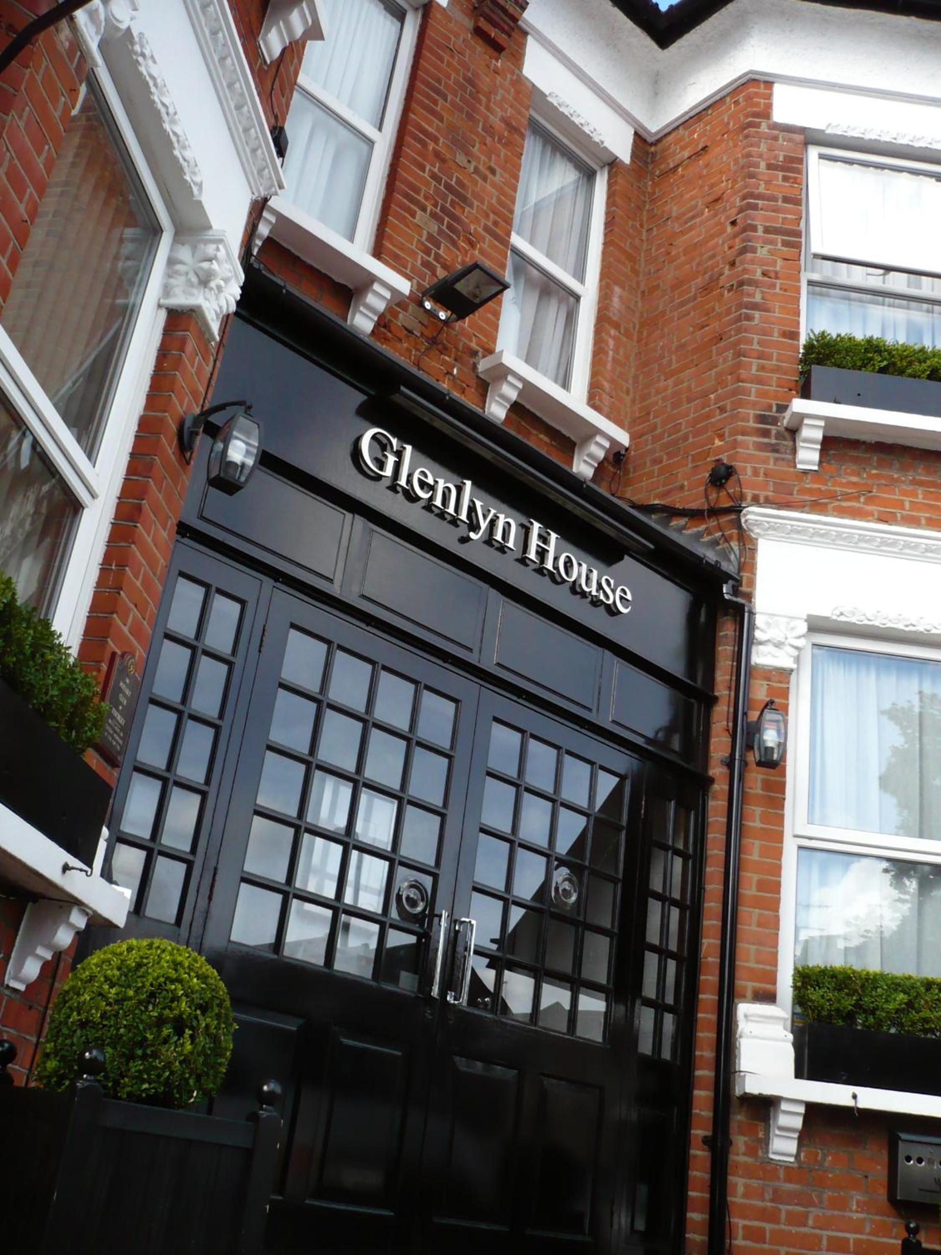 Glenlyn Hotel & Apartments