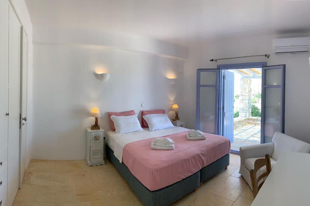 Villa Laugh, on The Limnes Beach view 5
