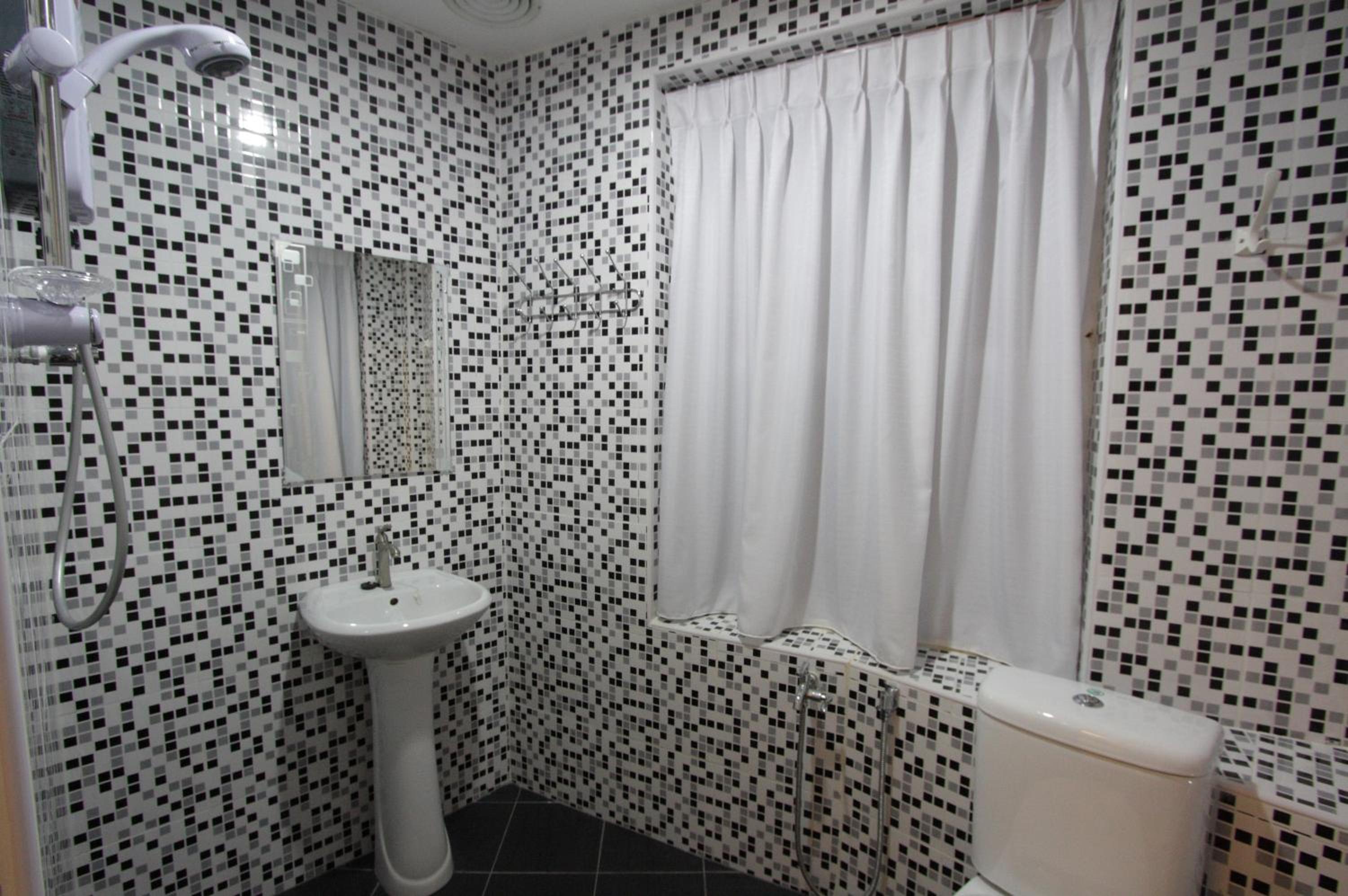 Shamrock Guest House II