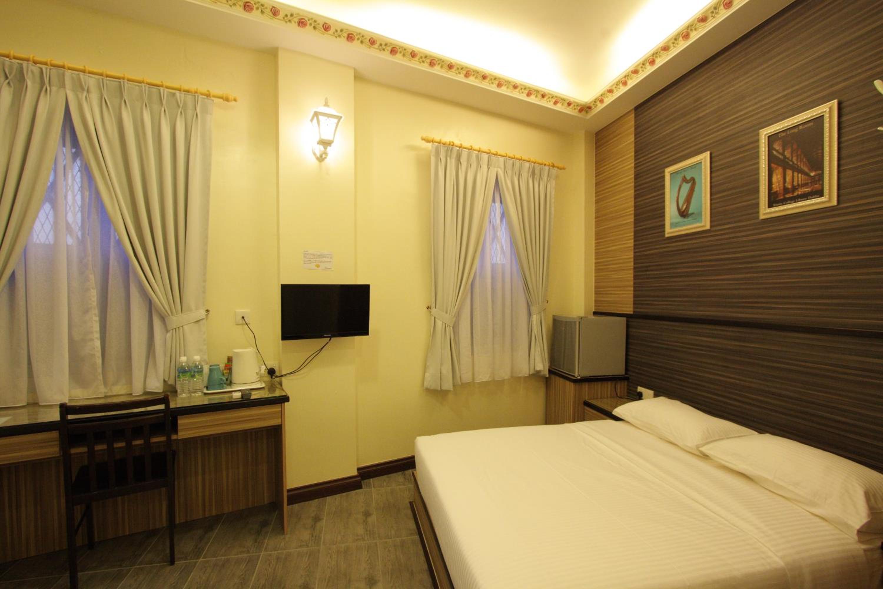 Shamrock Guest House II
