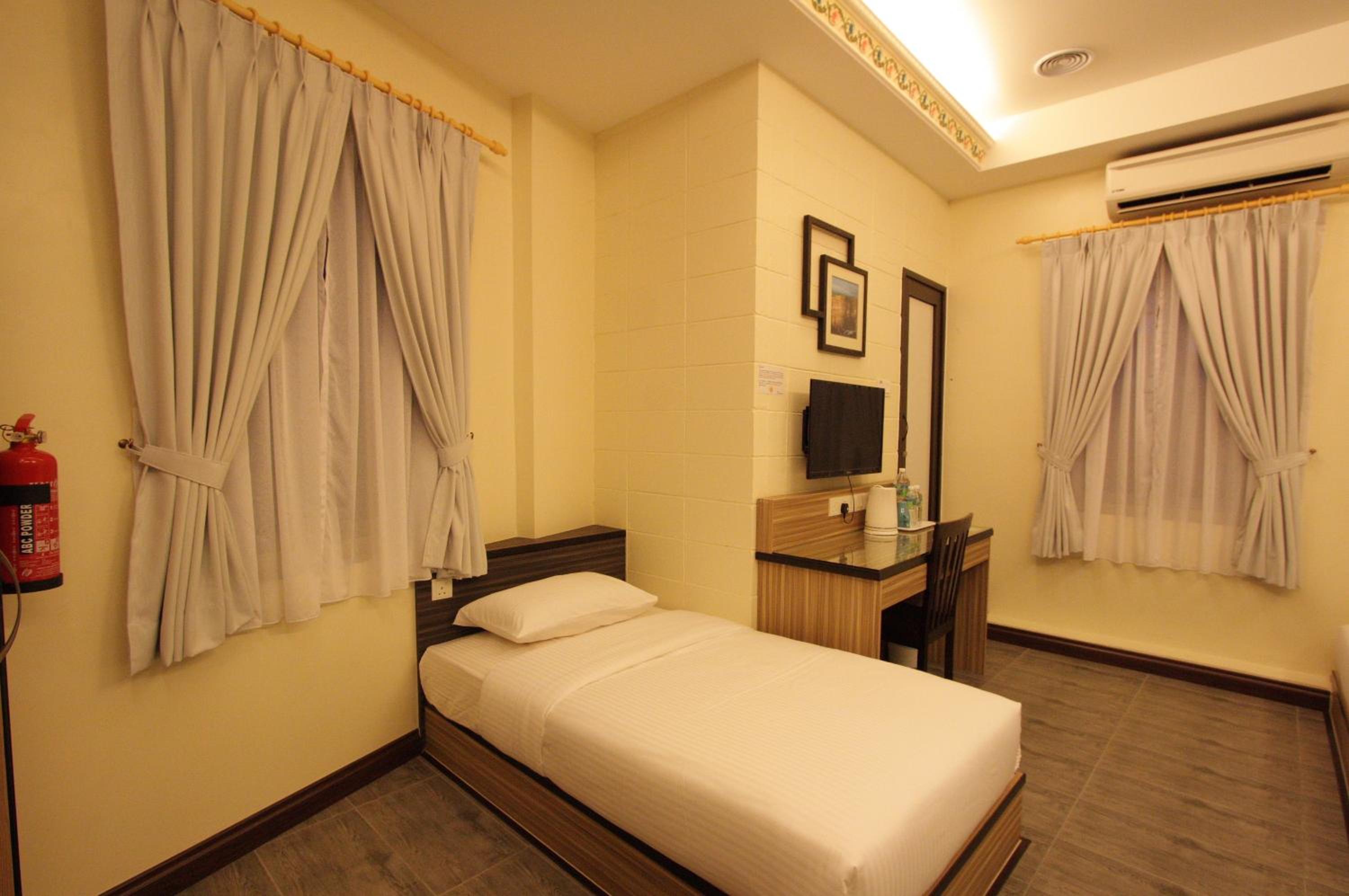 Shamrock Guest House II