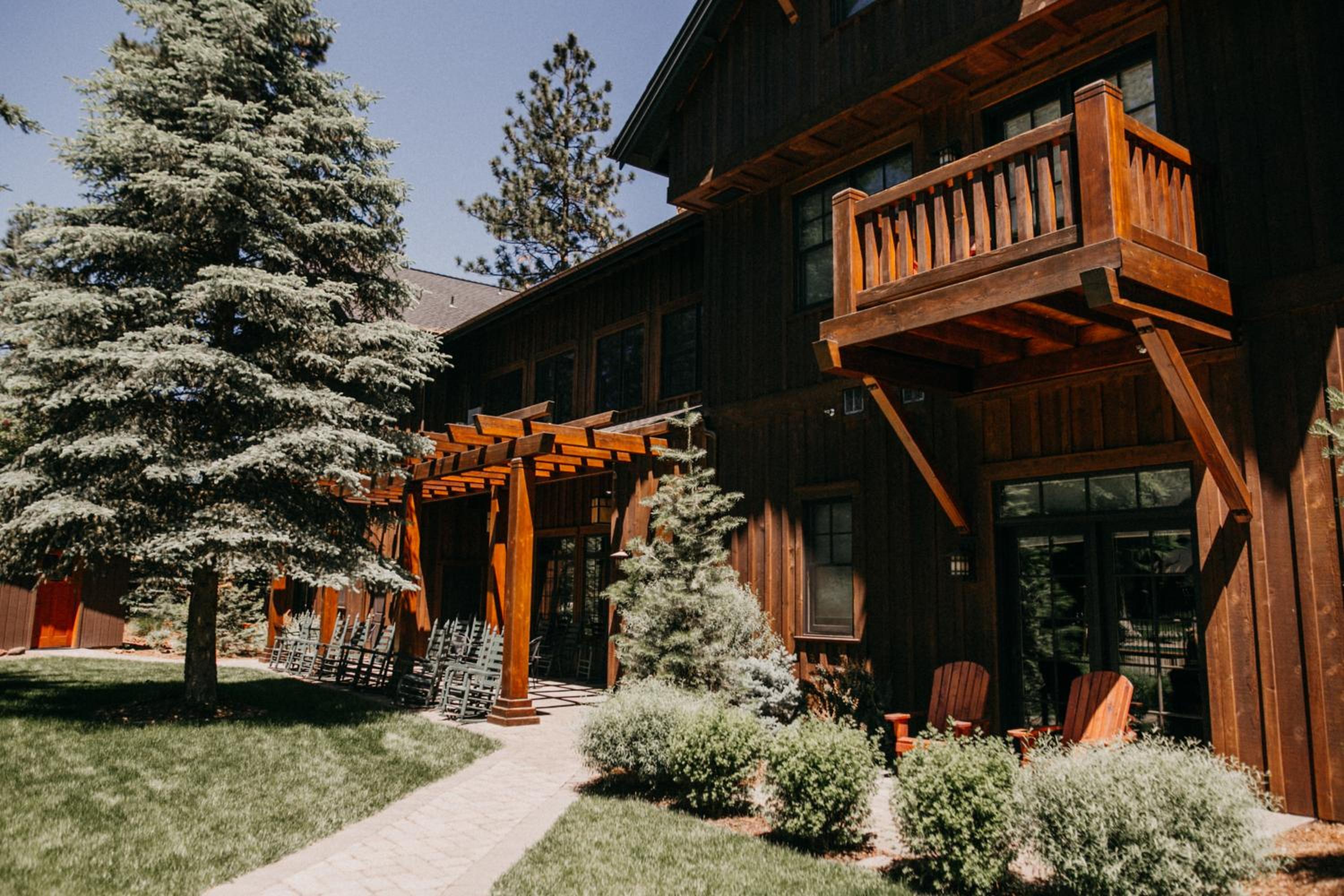 FivePine Lodge