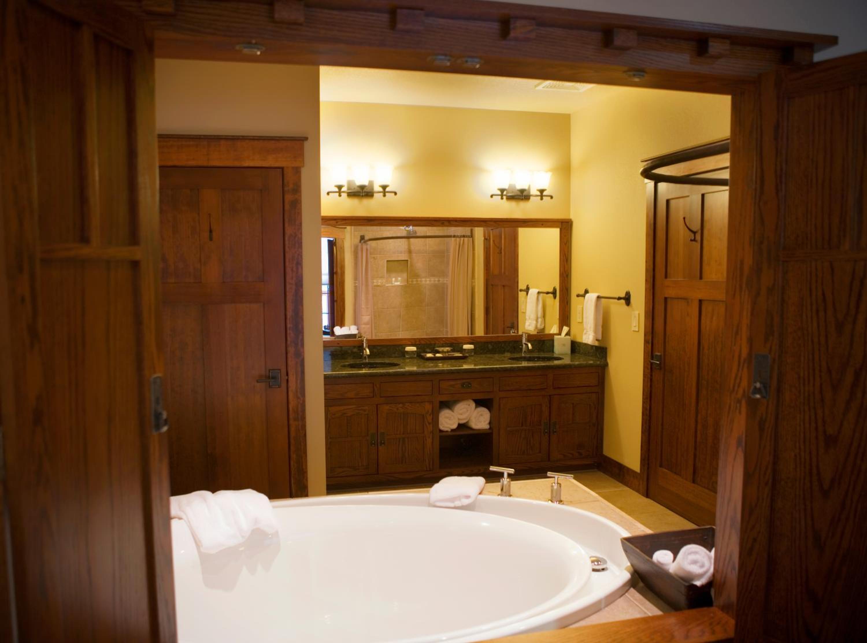 FivePine Lodge