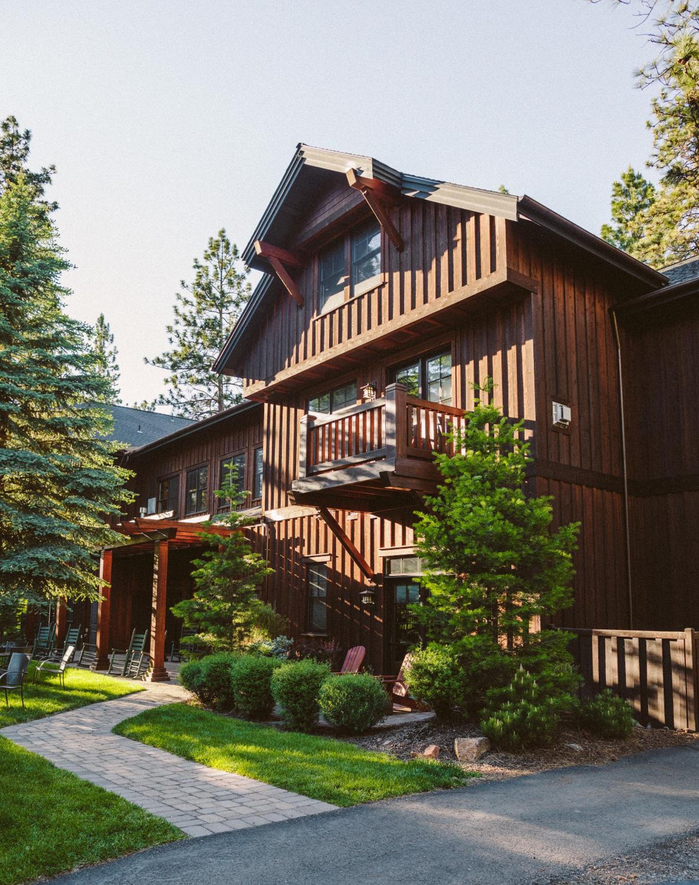 FivePine Lodge