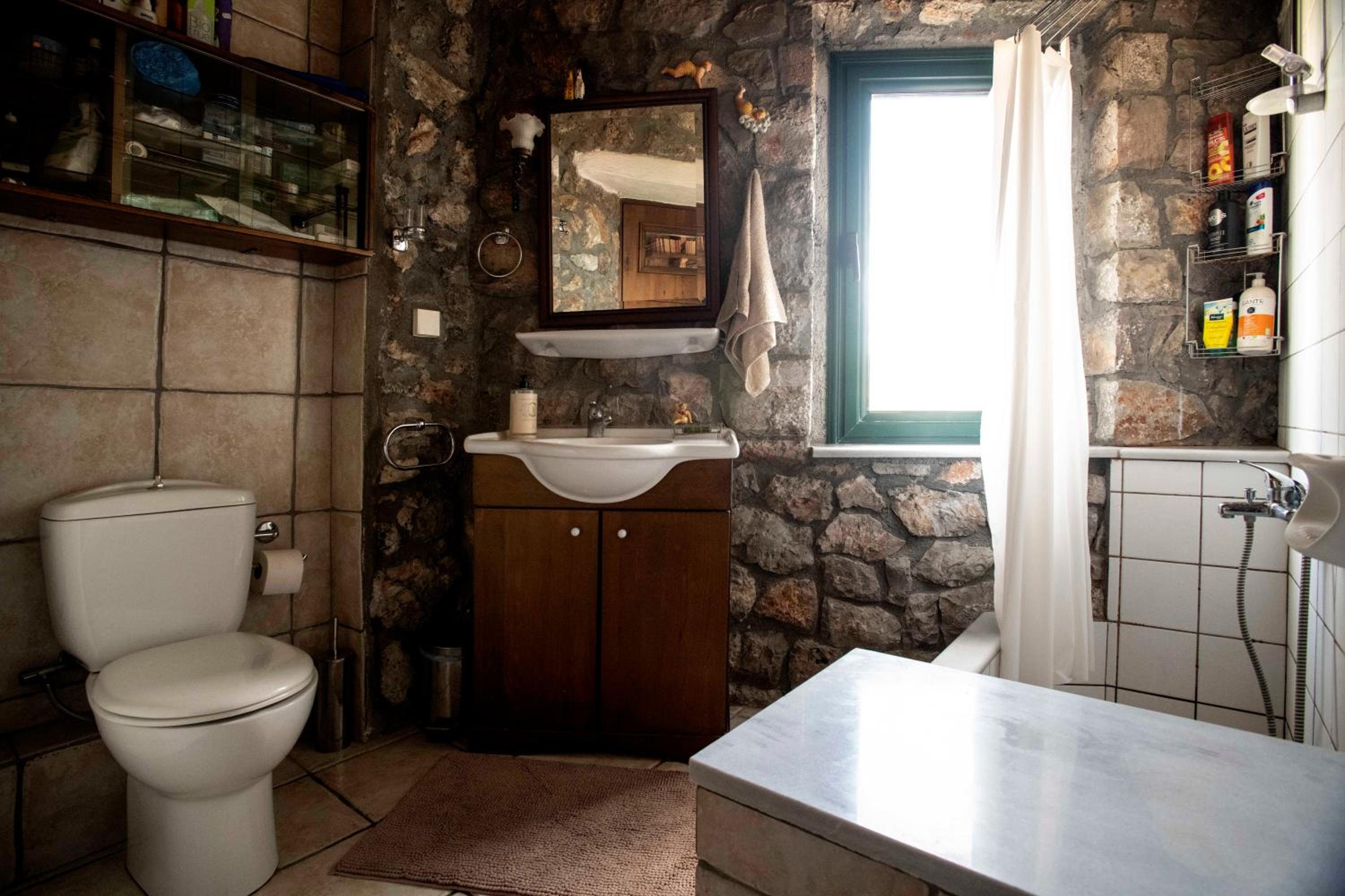 Stone house with panoramic view en Tiros