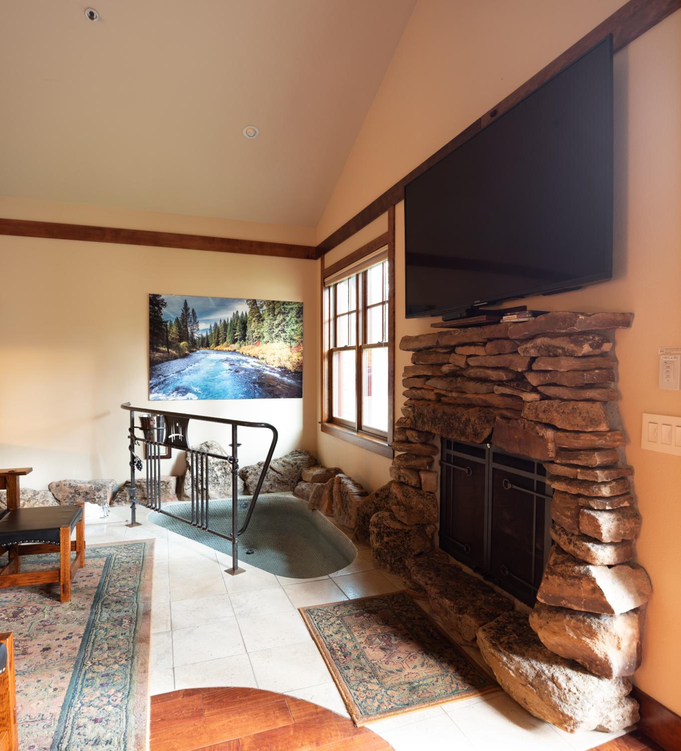 FivePine Lodge