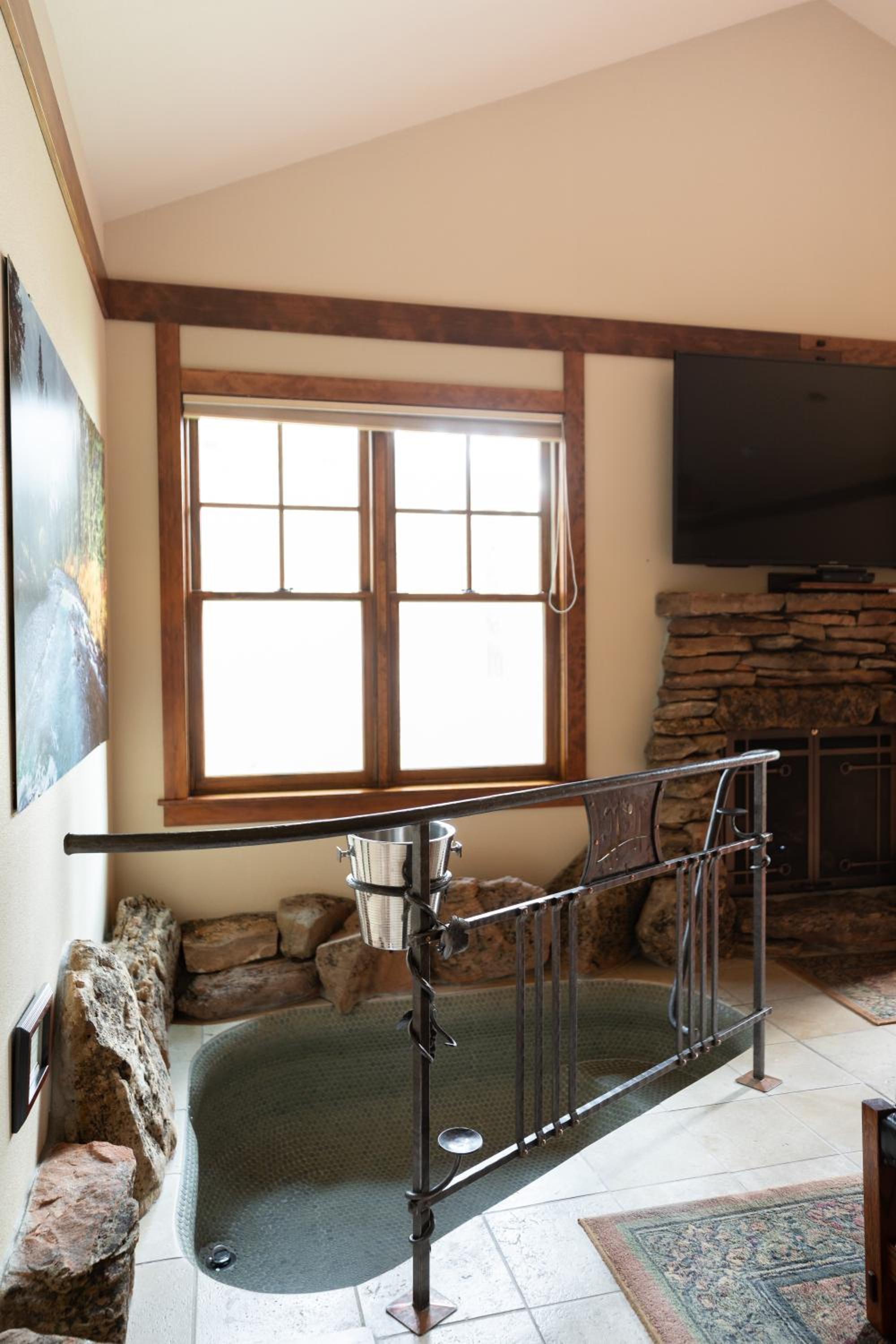 FivePine Lodge