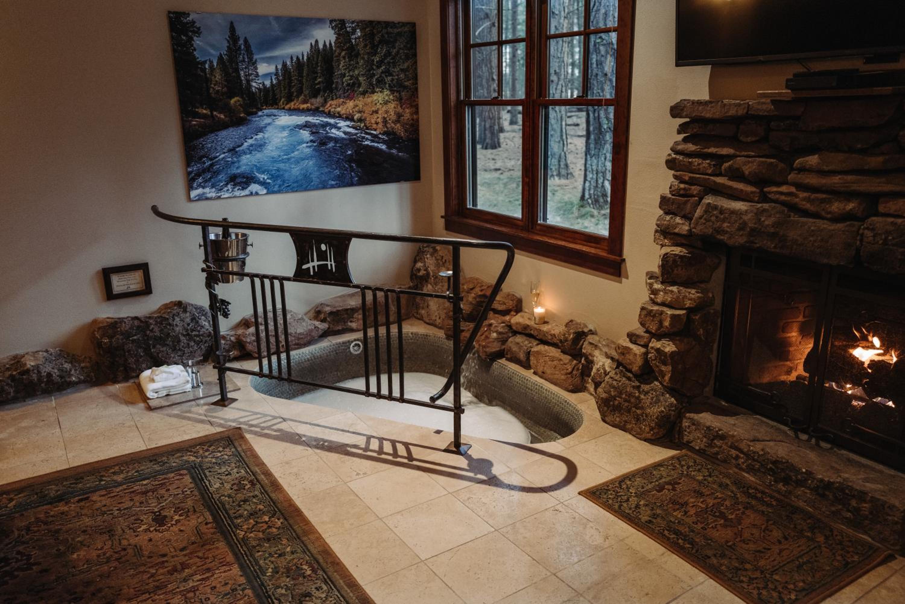 FivePine Lodge