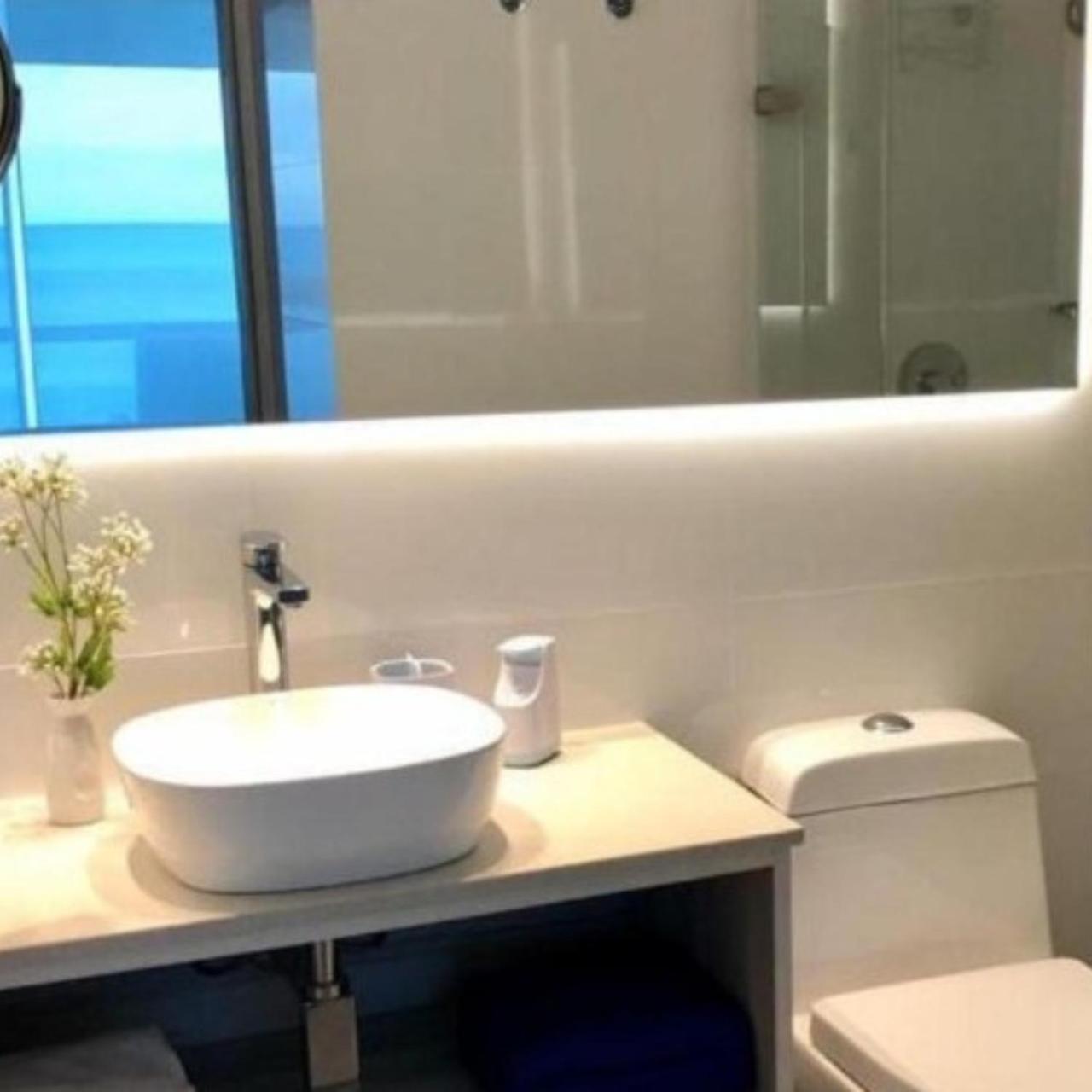 Apartamento en Sun Rise con Espectacular Vista al Mar y Playa Privada