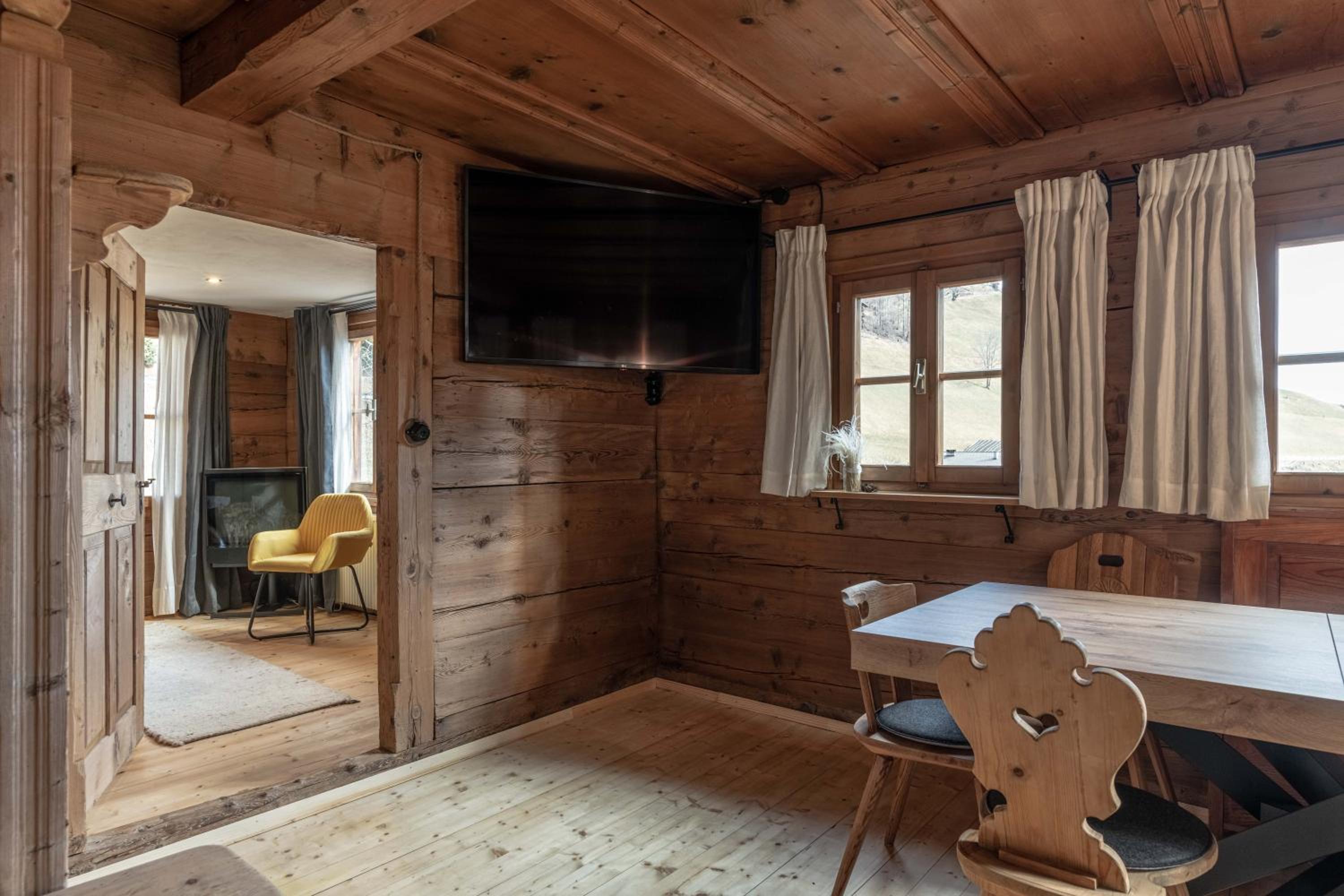 Chalet Laugenblick Alpine Luxury with Hot Tub and Sauna