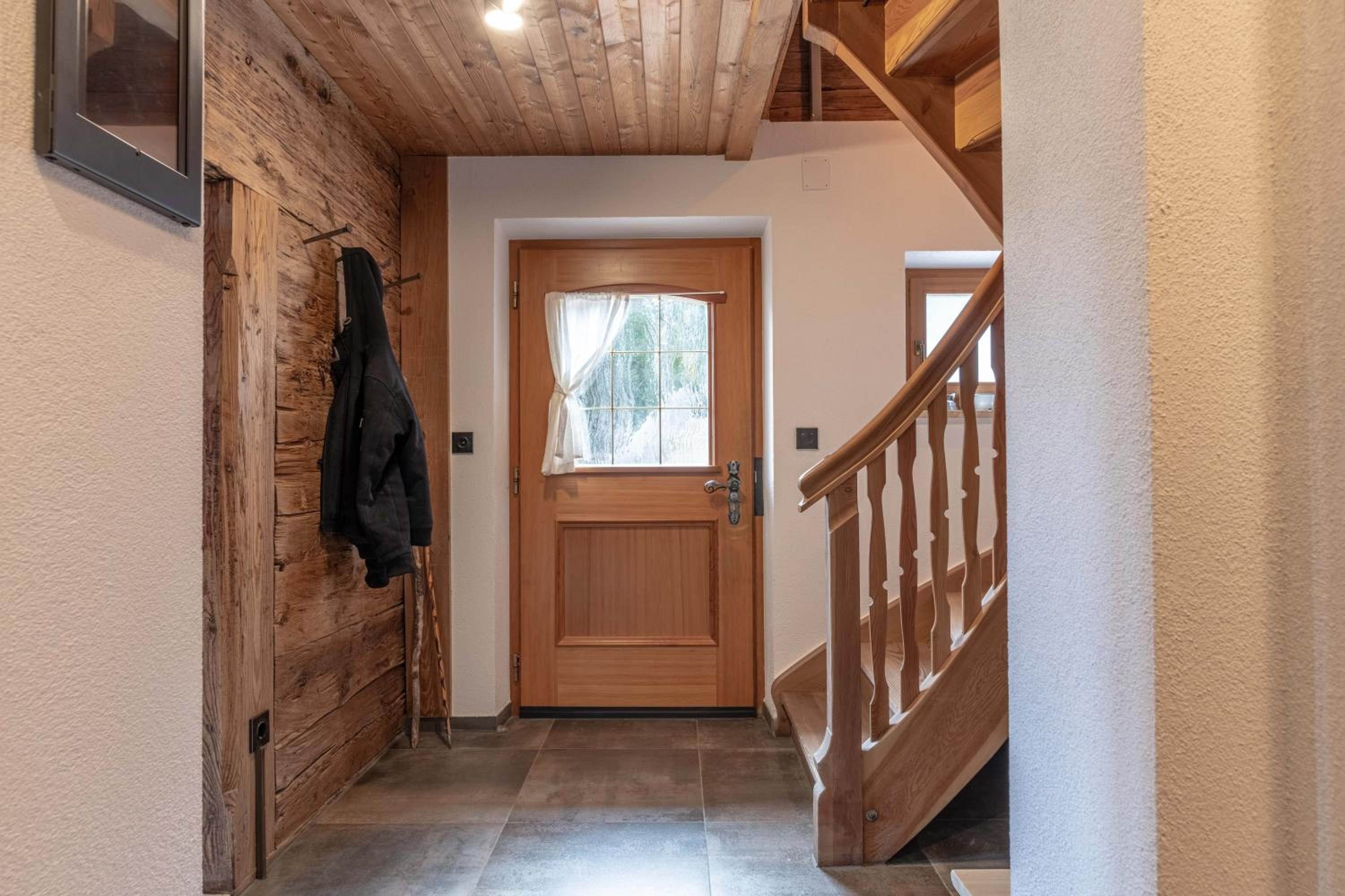 Chalet Laugenblick Alpine Luxury with Hot Tub and Sauna