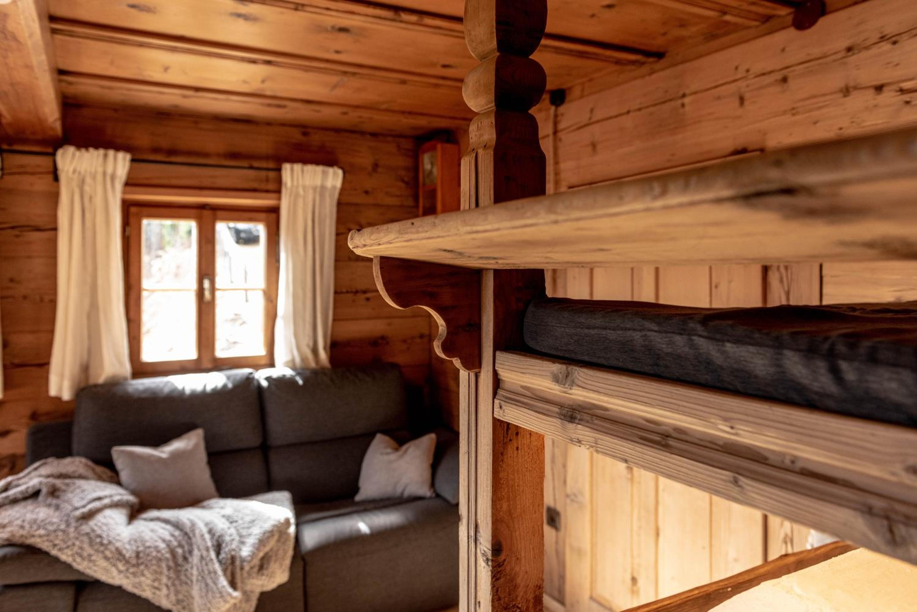 Chalet Laugenblick Alpine Luxury with Hot Tub and Sauna