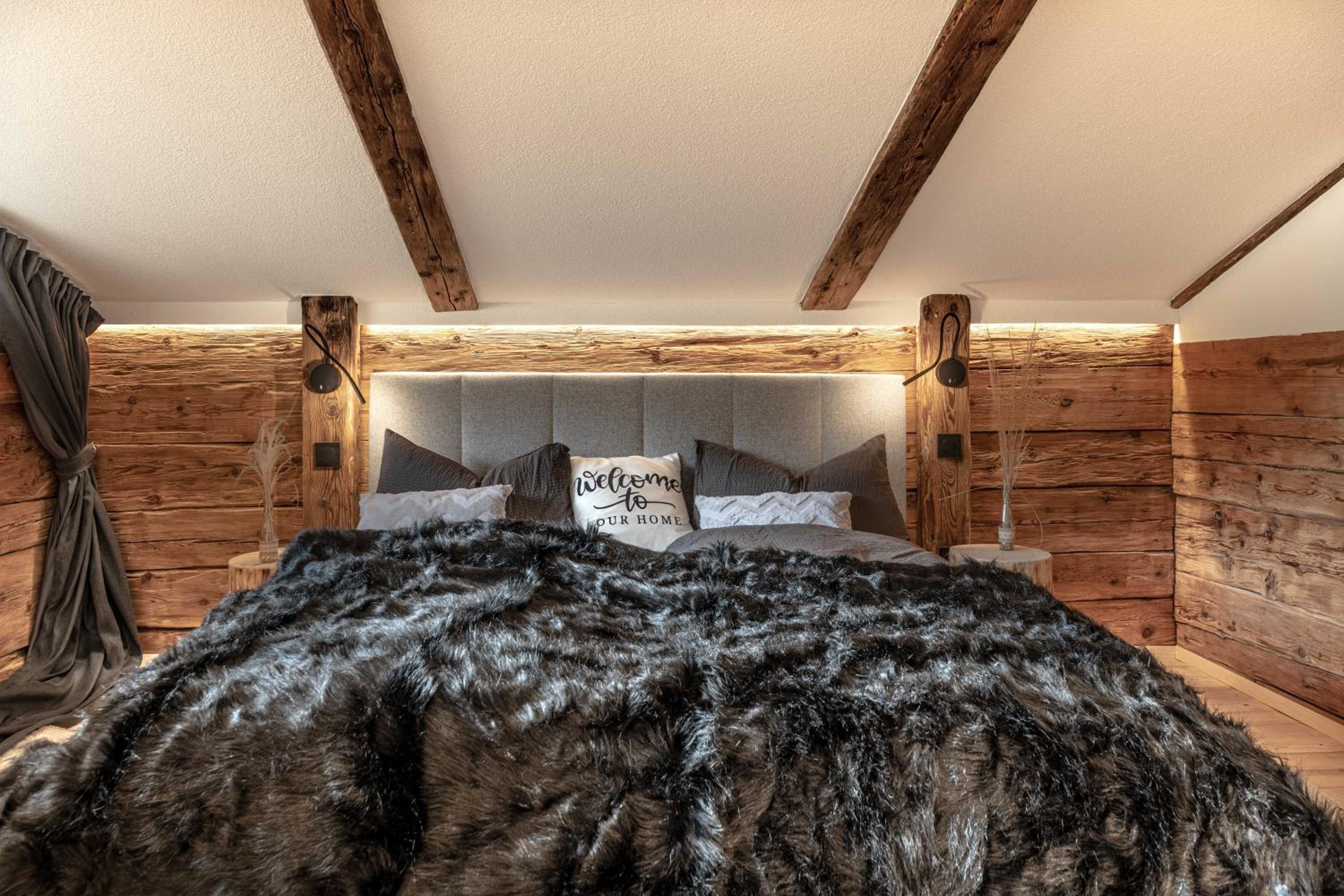 Chalet Laugenblick Alpine Luxury with Hot Tub and Sauna