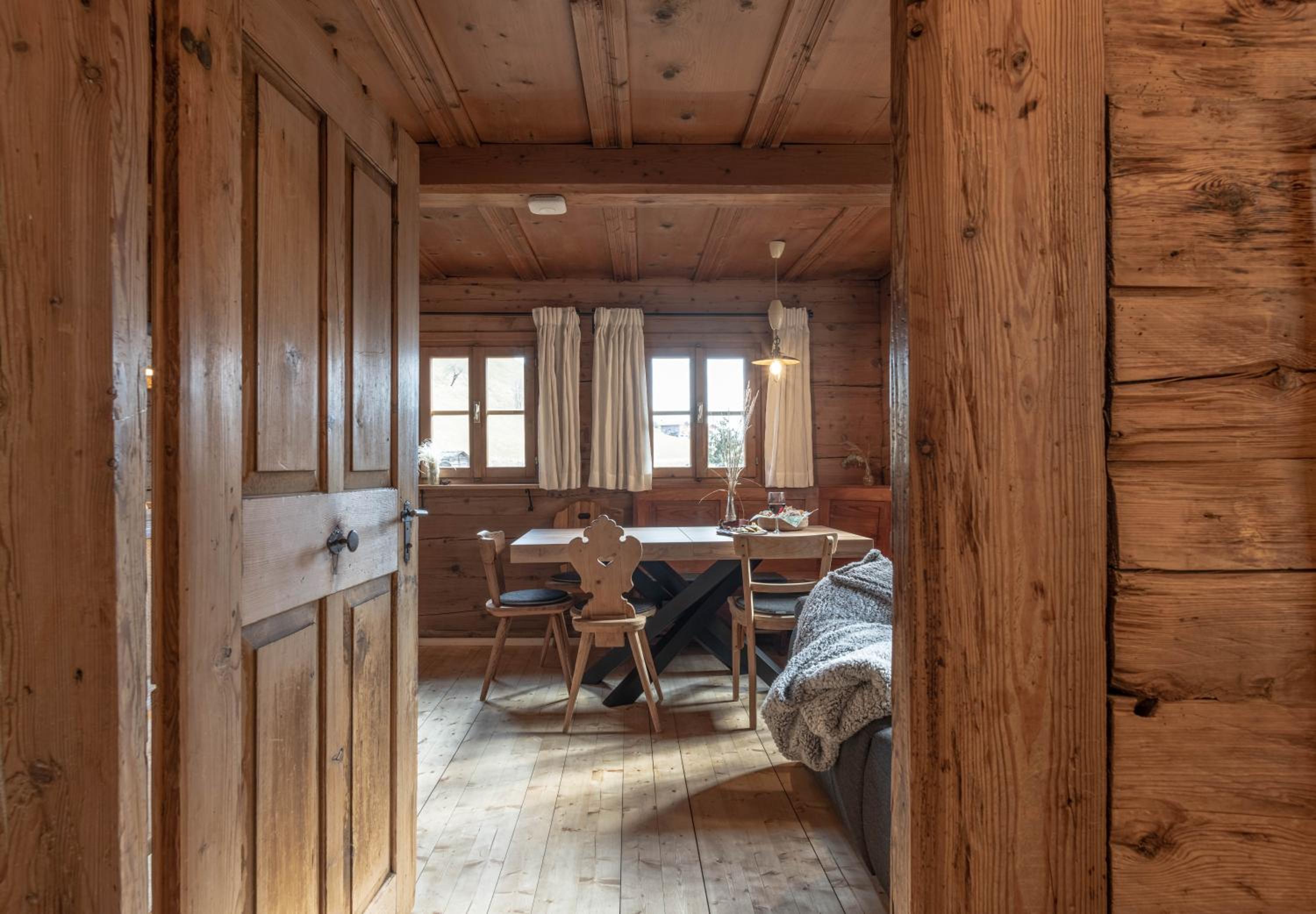 Chalet Laugenblick Alpine Luxury with Hot Tub and Sauna